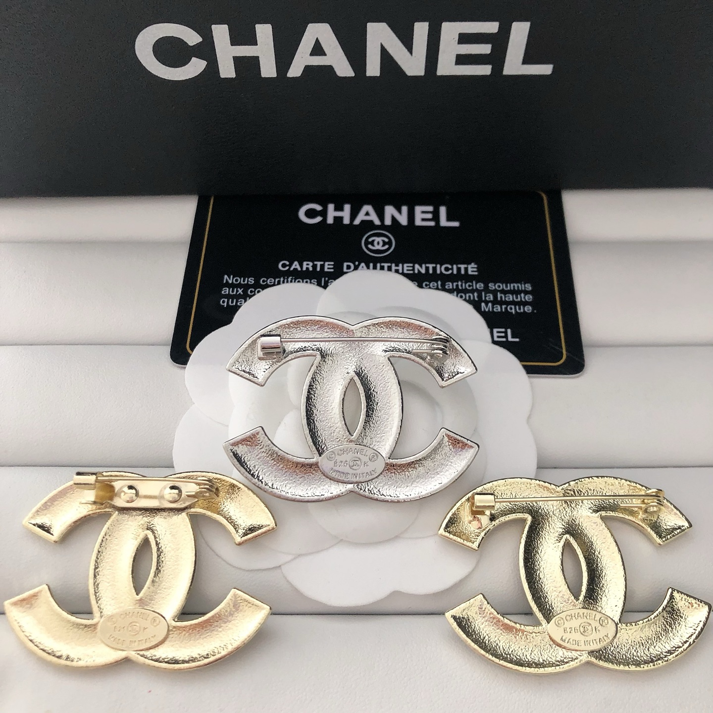 Chanel cc brooch 116118