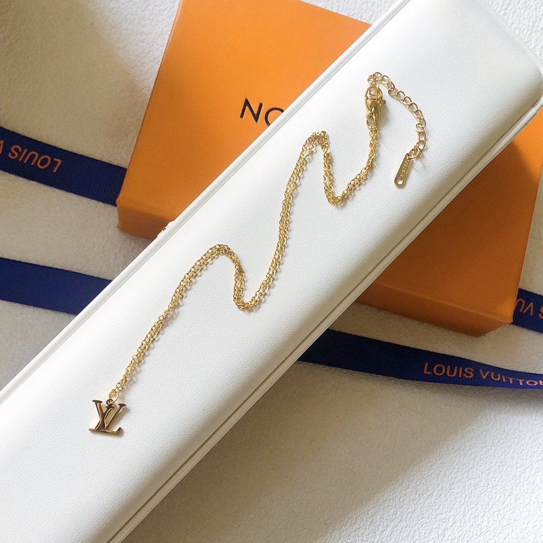 SALE! LV necklace 116121