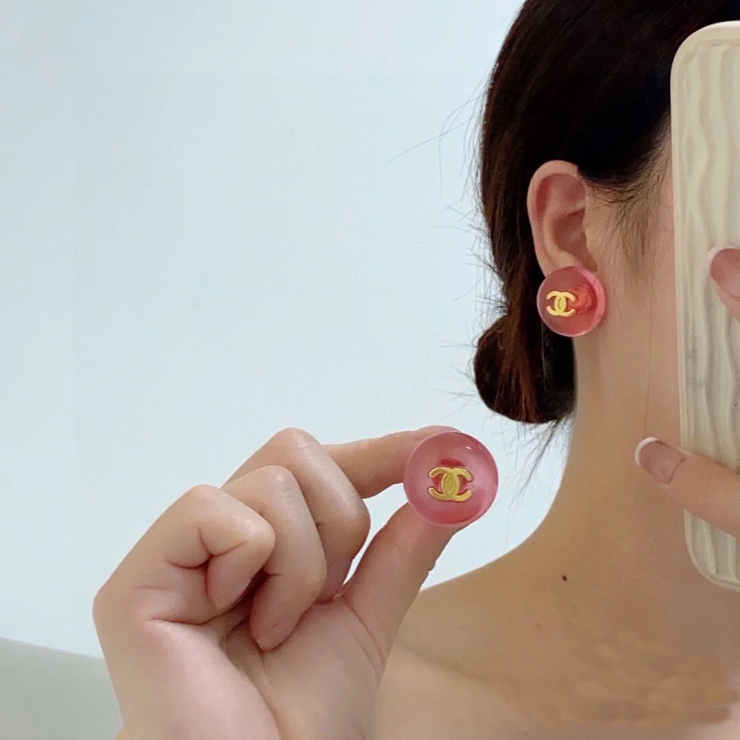 E018 Chanel earrings