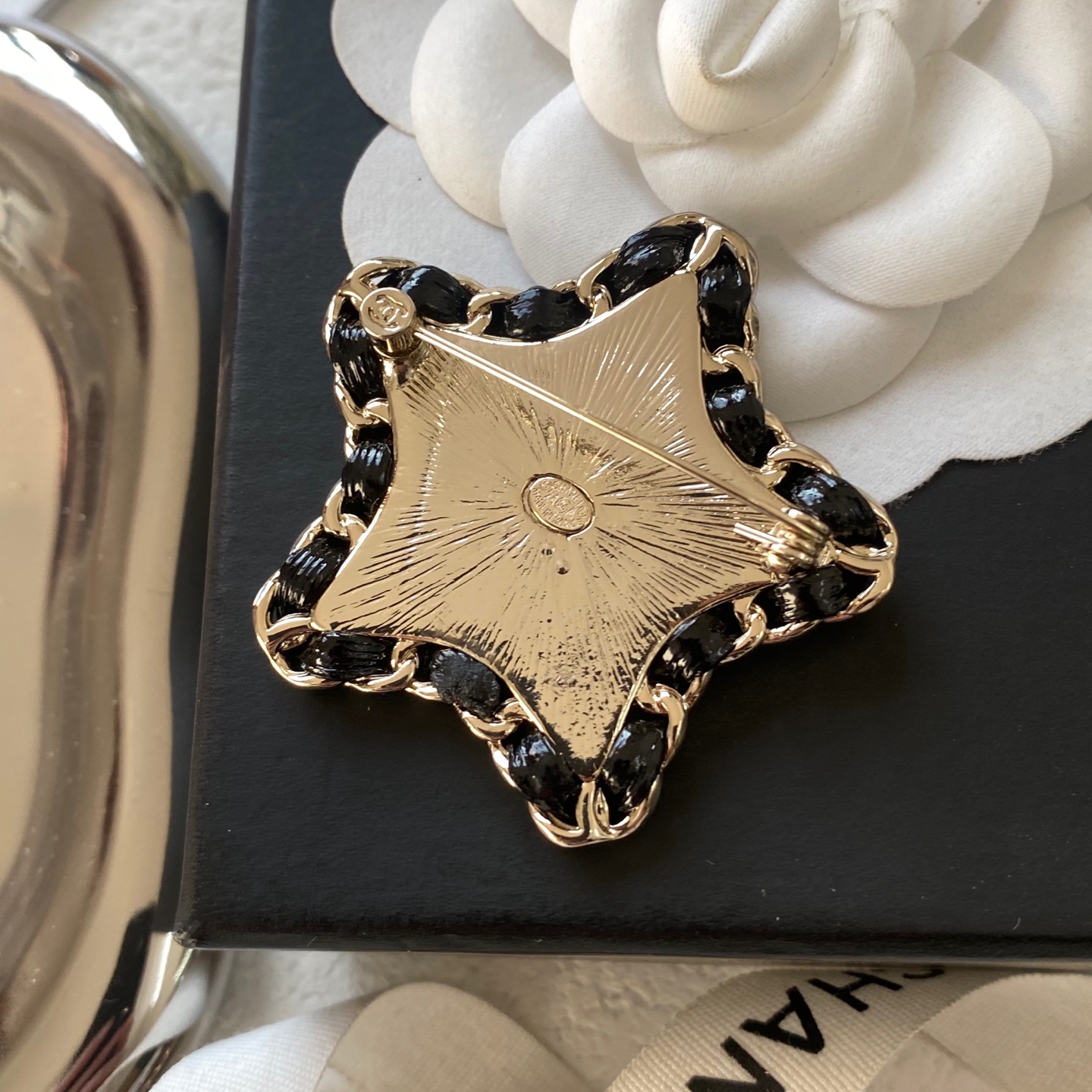 C054 Chanel star brooch
