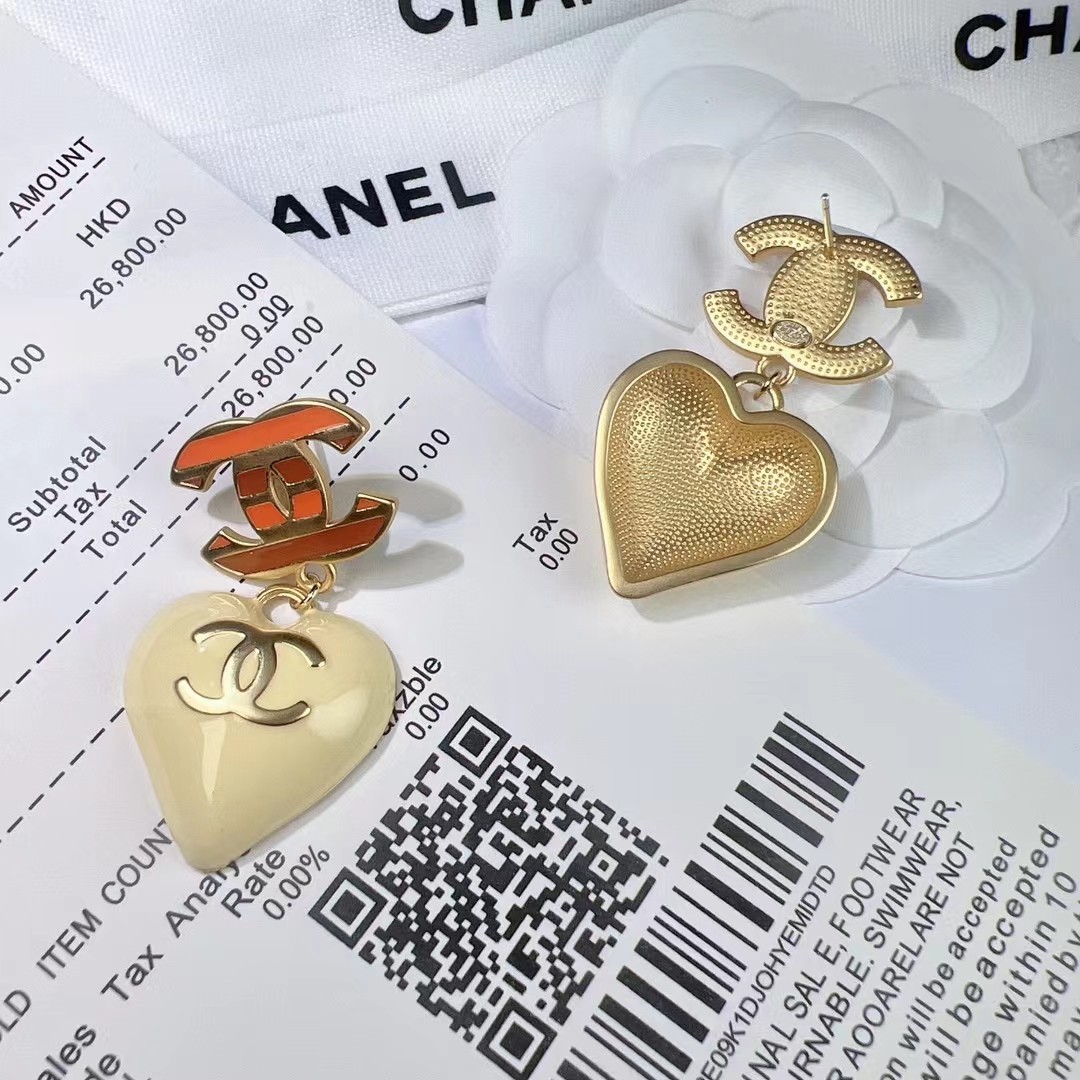 A932 Chanel earrings