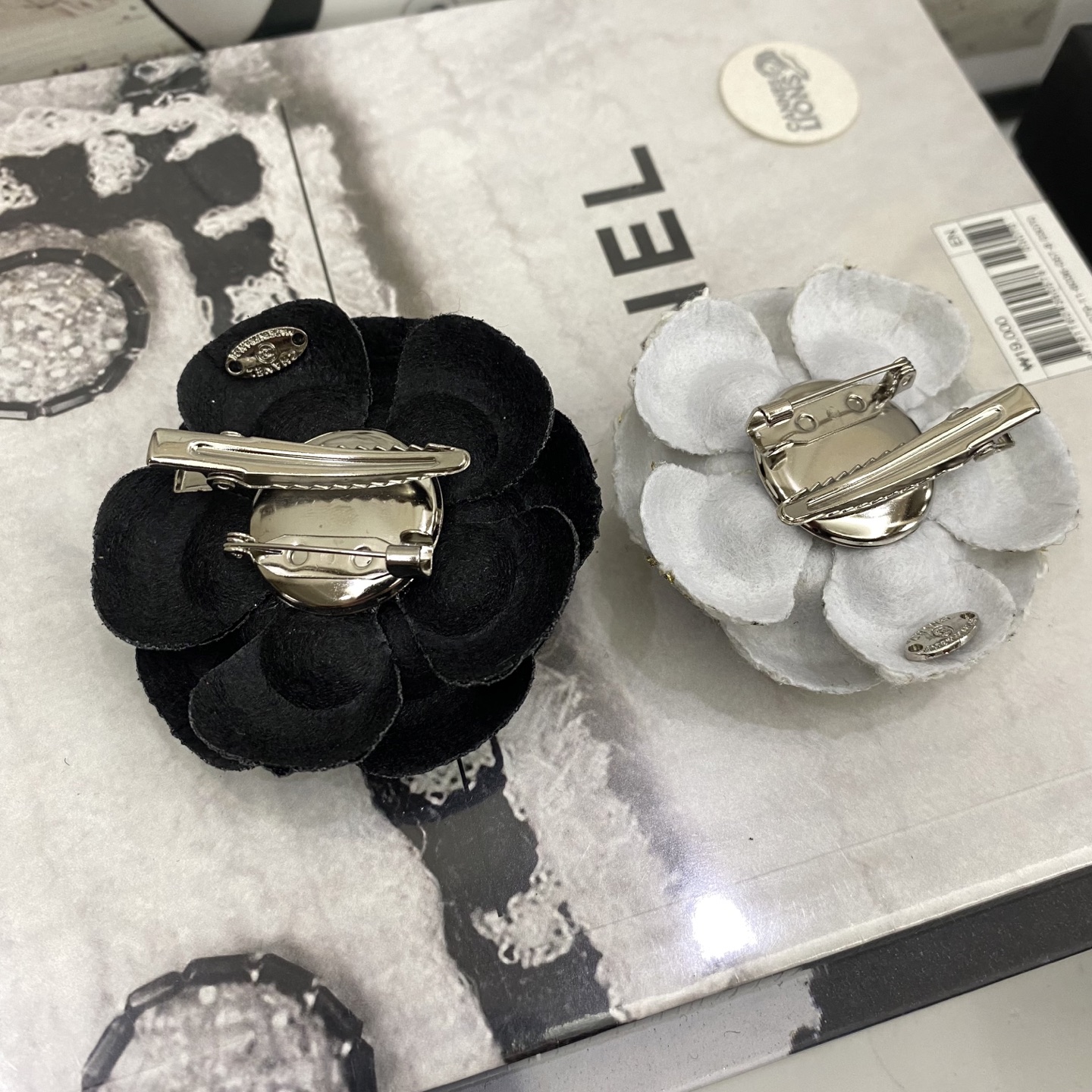 PW029 Chanel Brooch/Hairclip