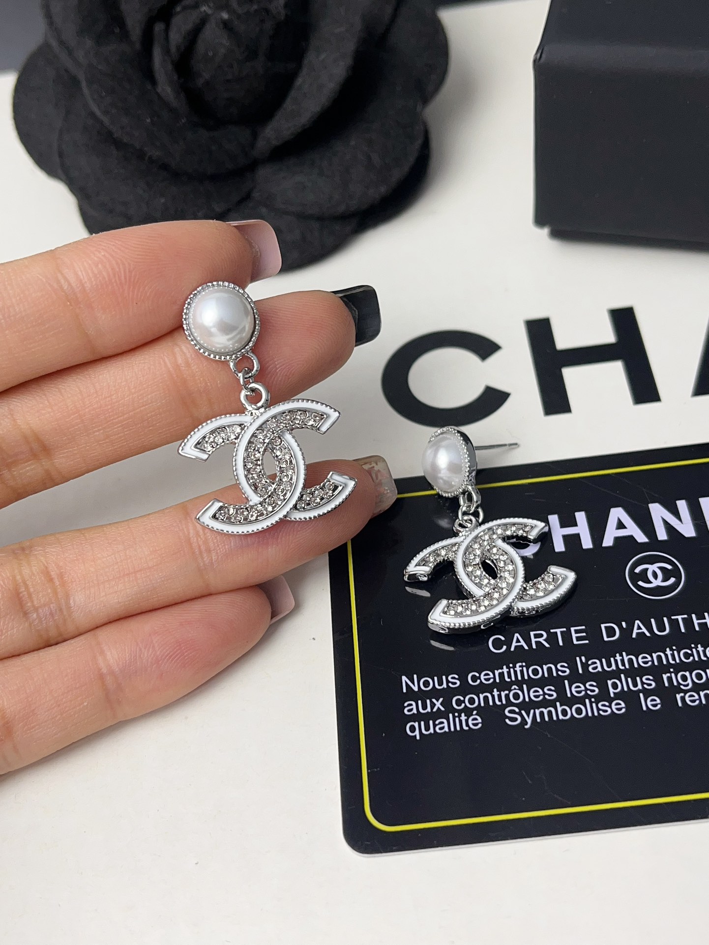 A1095 Chanel earrings