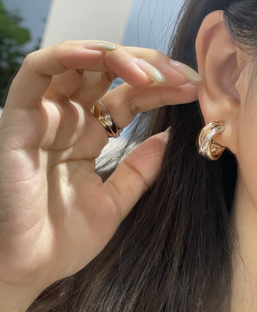 A1047 Cartier earrings