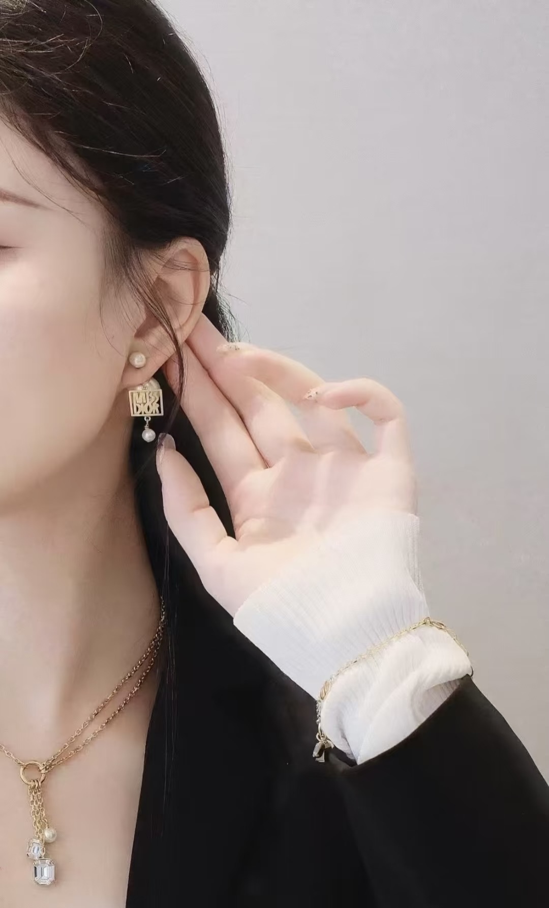 A424 DIOR earrings