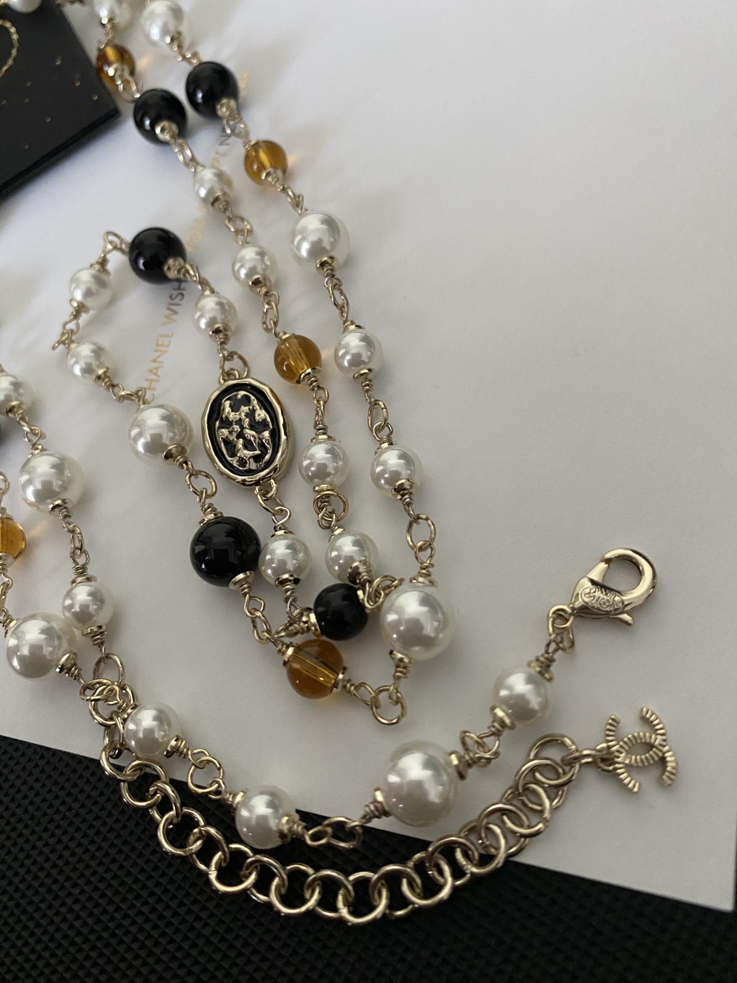 B207 Chanel long necklace