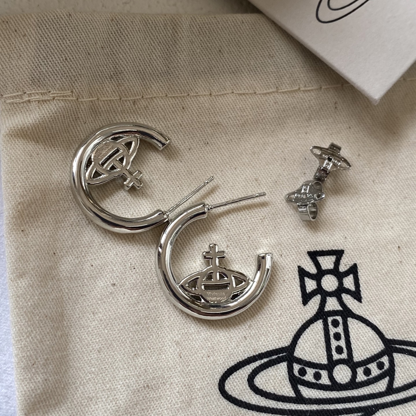 A1366 Vivienne Westwood earrings
