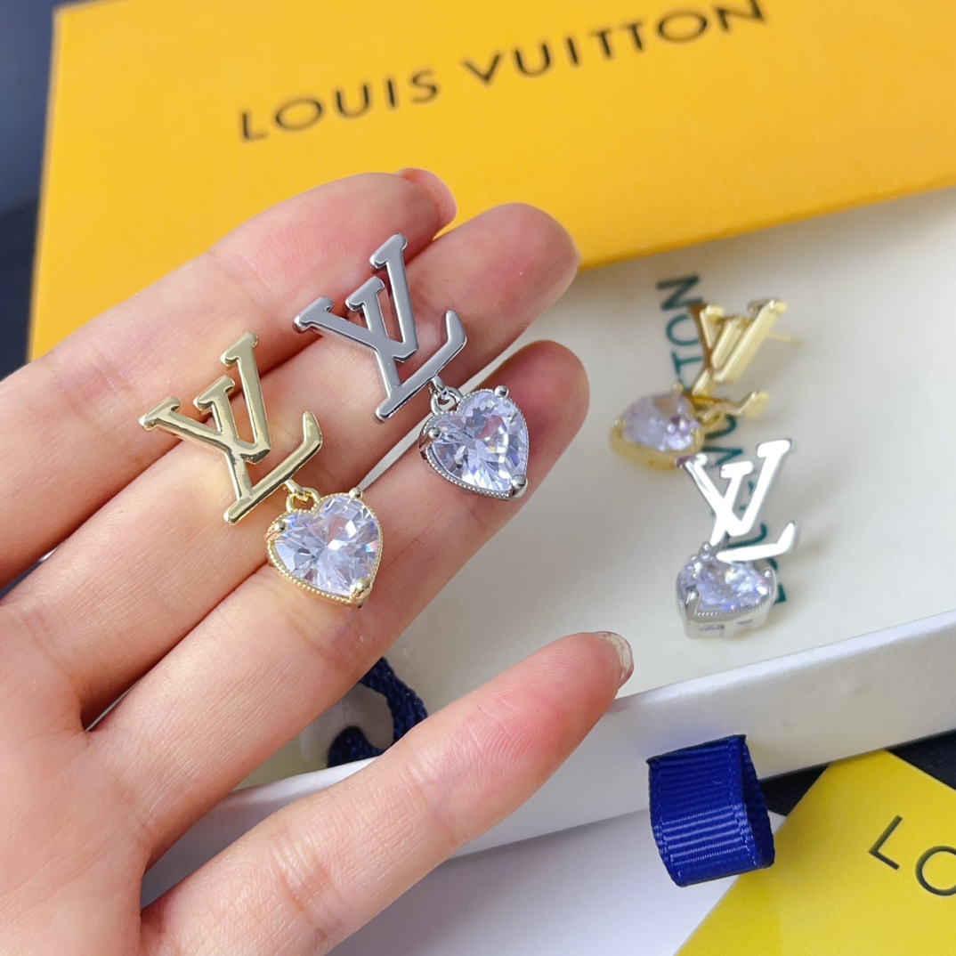 A1119 LV Heart earrings