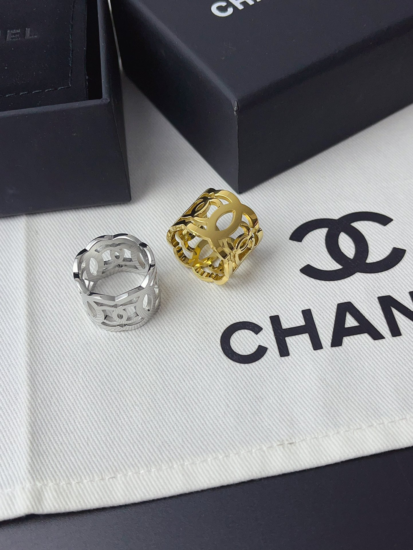J117 Chanel Ring