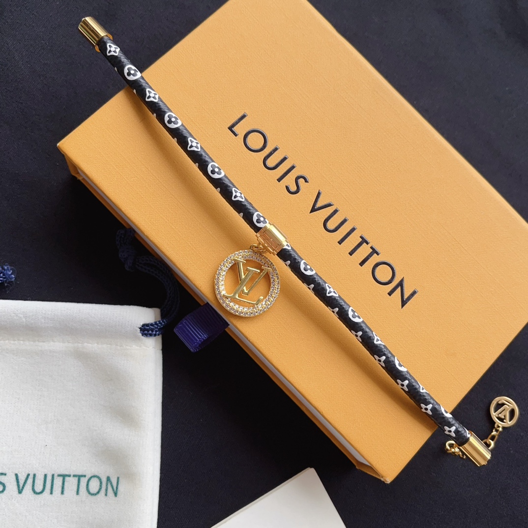 S435 LV Leather bracelet