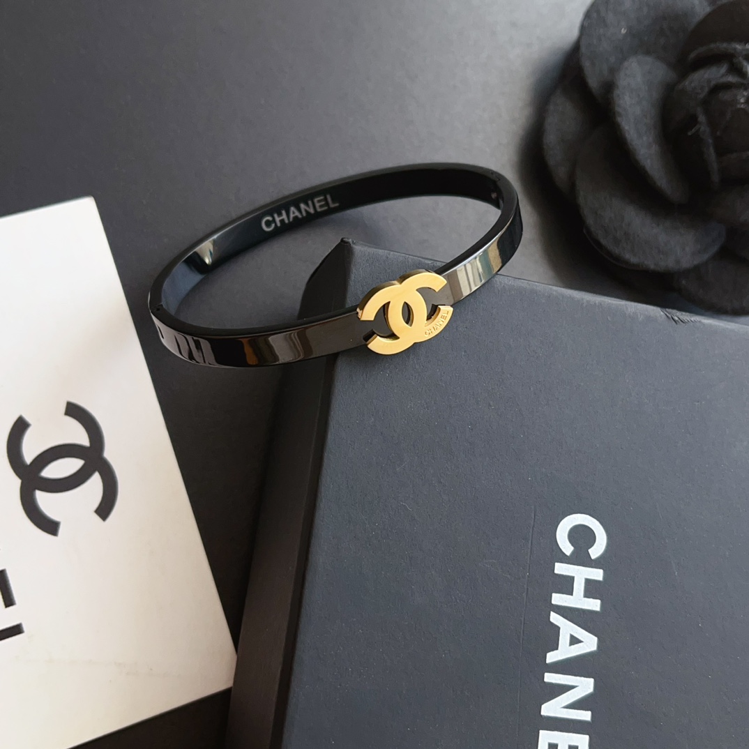 S438 Chanel black bracelet