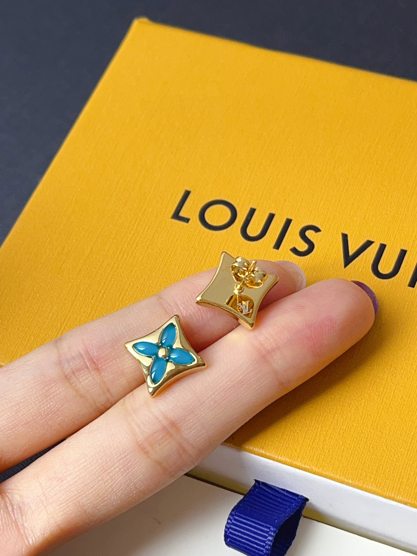 A1131 LV Louis vuitton earrings