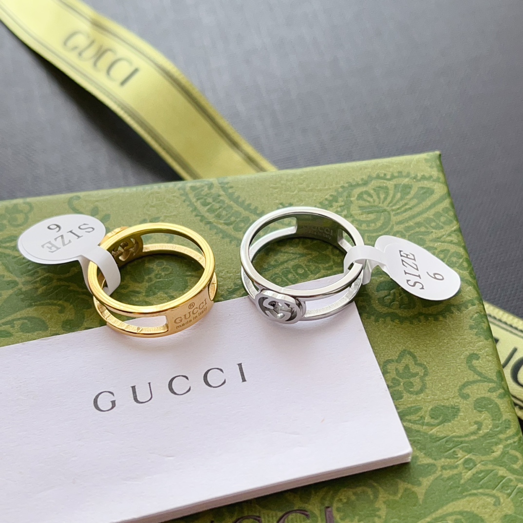 J124 Gucci GG ring