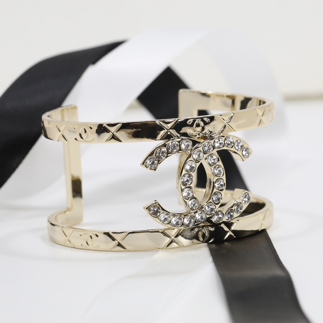 Chanel CC bracelet 116341