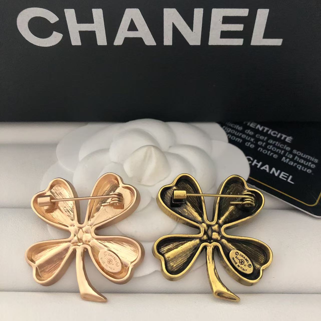 Chanel leaf brooch 116345