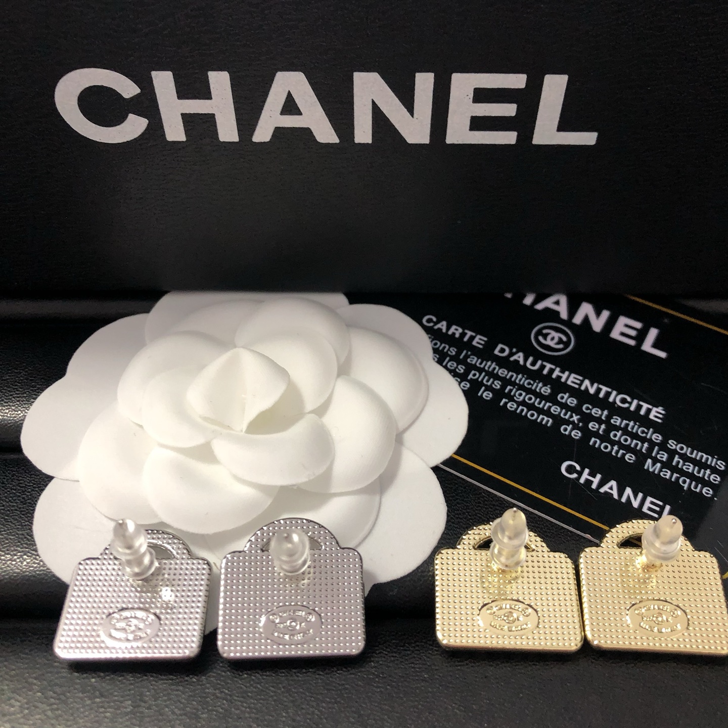 Chanel earrings 116343