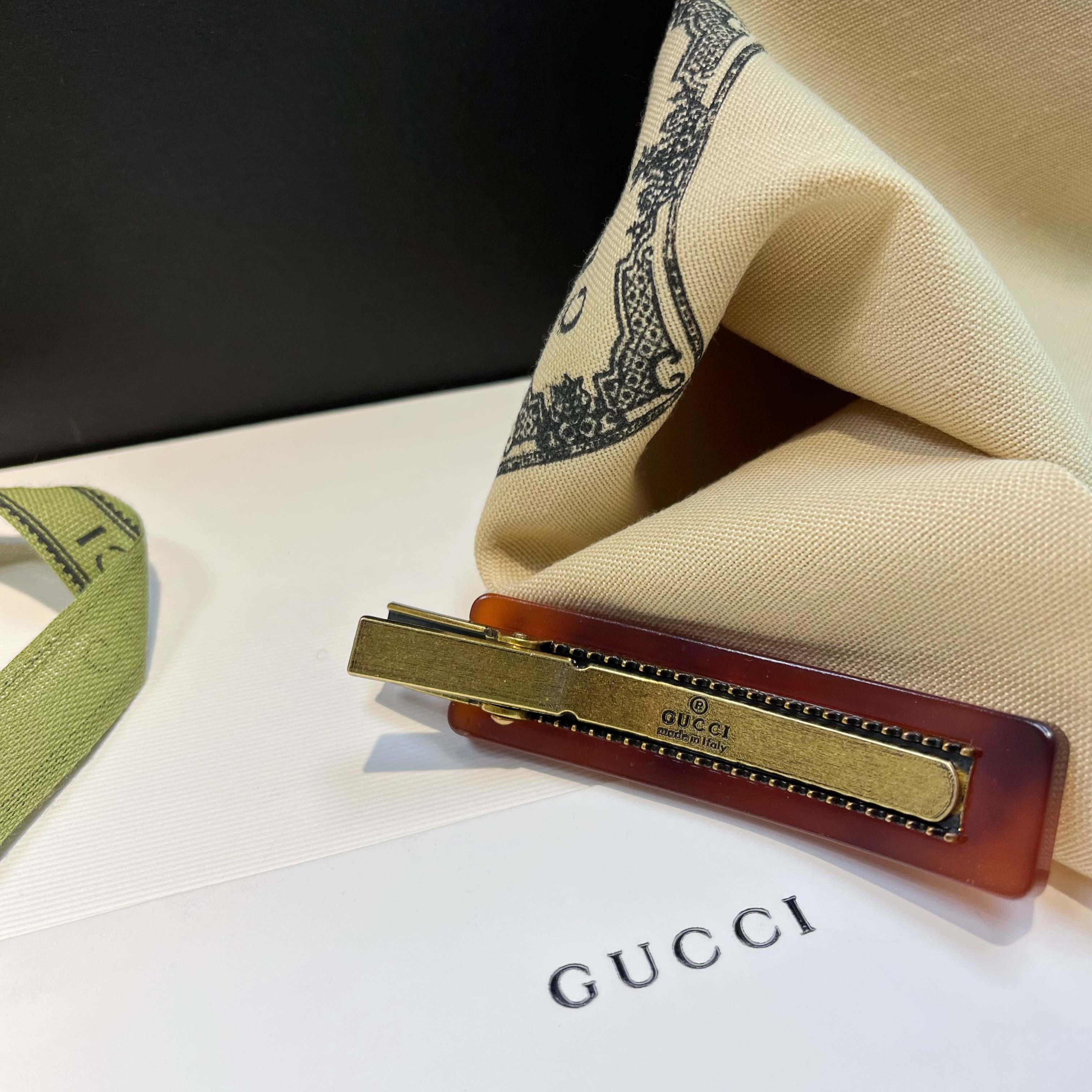 Gucci GG hairclip 116386