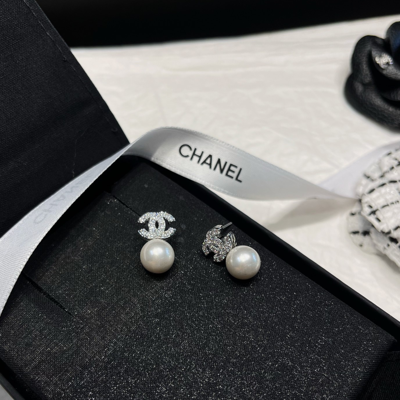 A1881 Chanel earrings