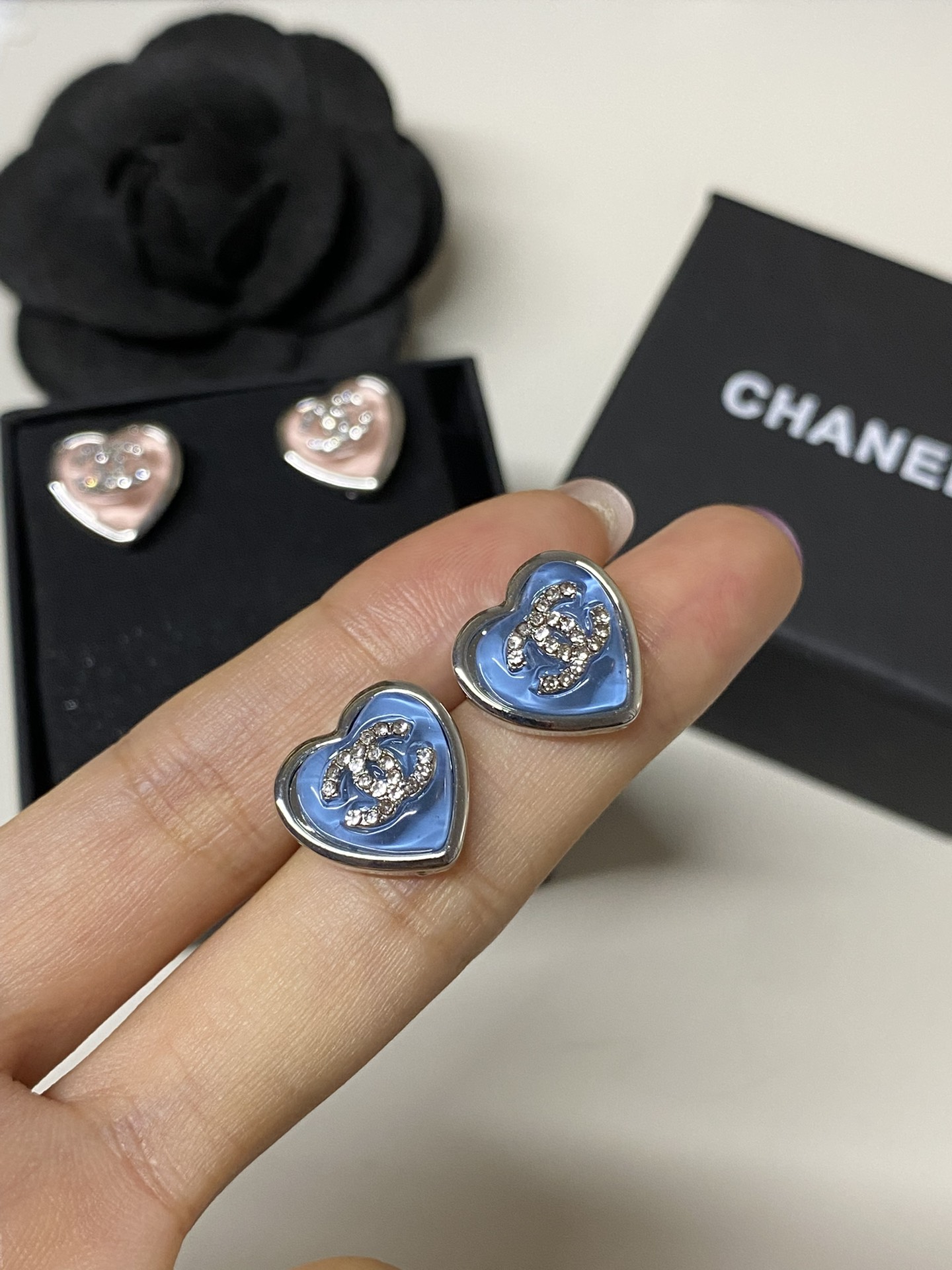 A1140 Chanel earrings