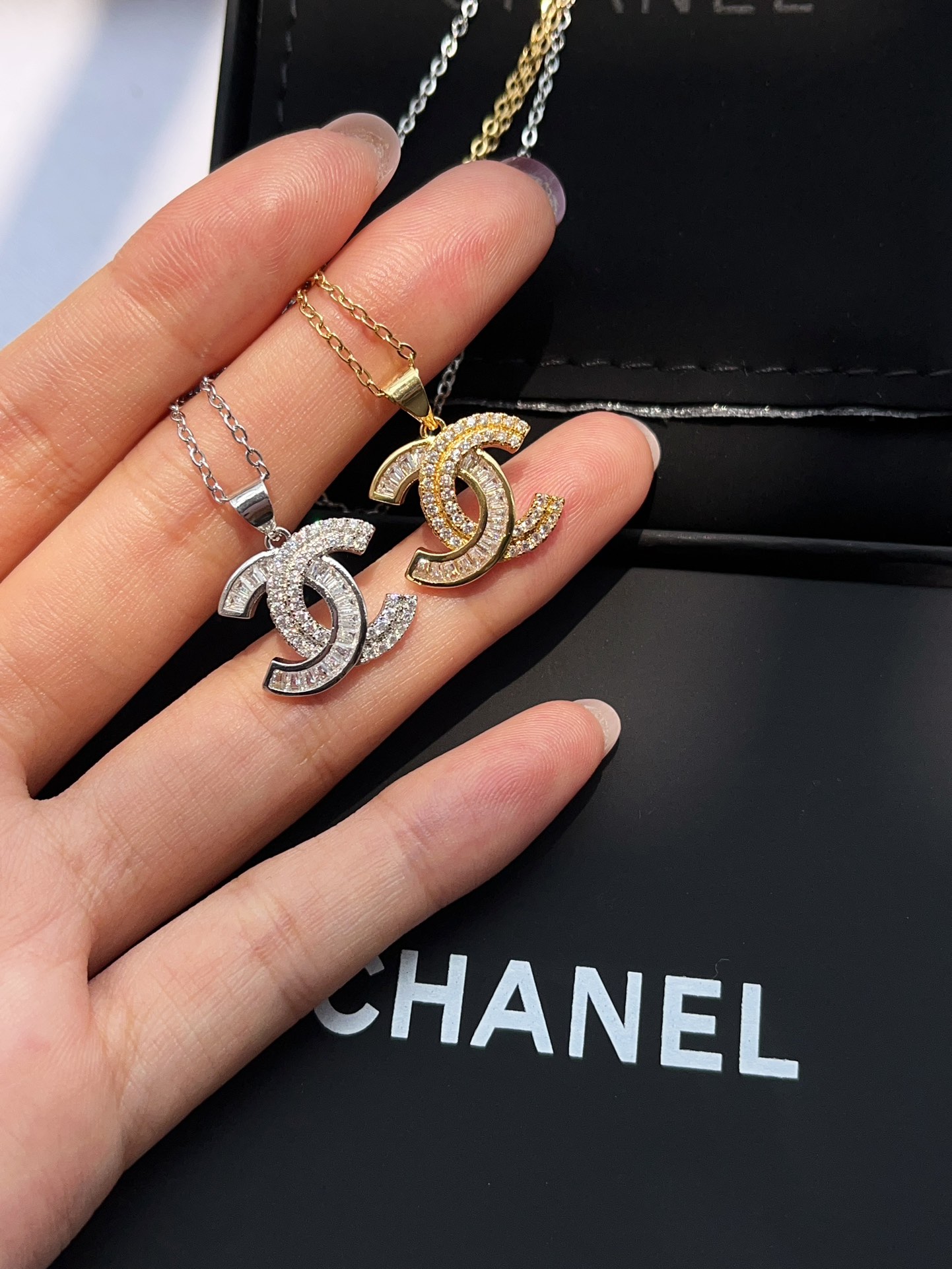 X668 Chanel CC necklace