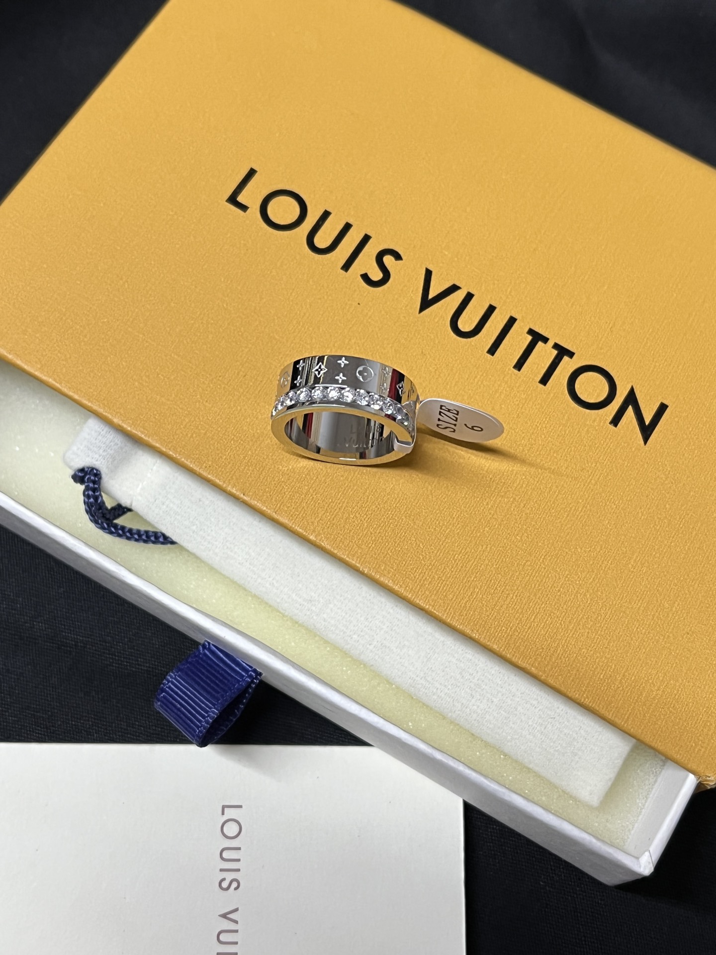 J130 LV Louis vuitton ring
