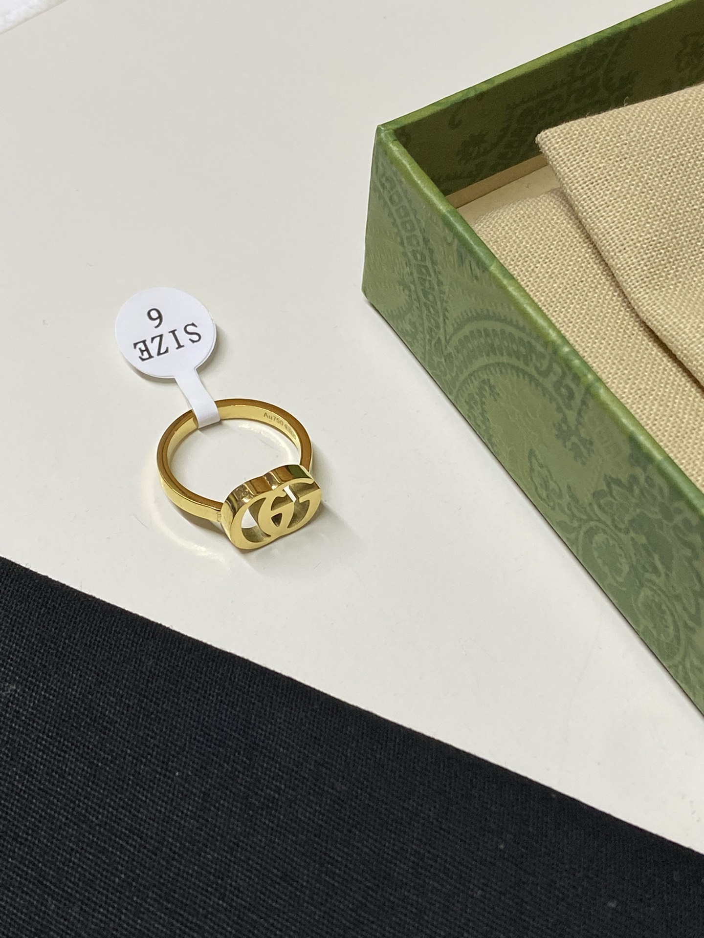 J129 Gucci GG ring