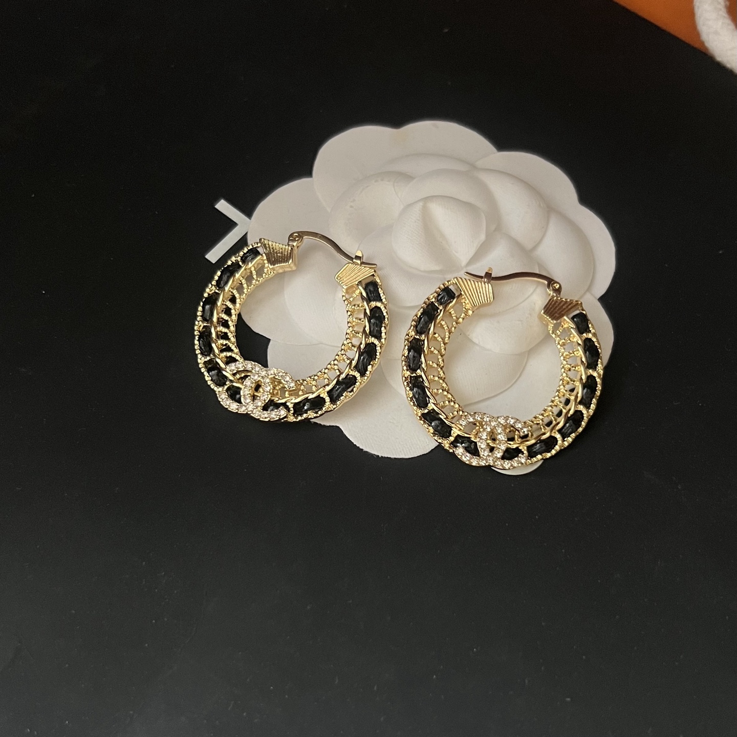 Chanel earrings 116358