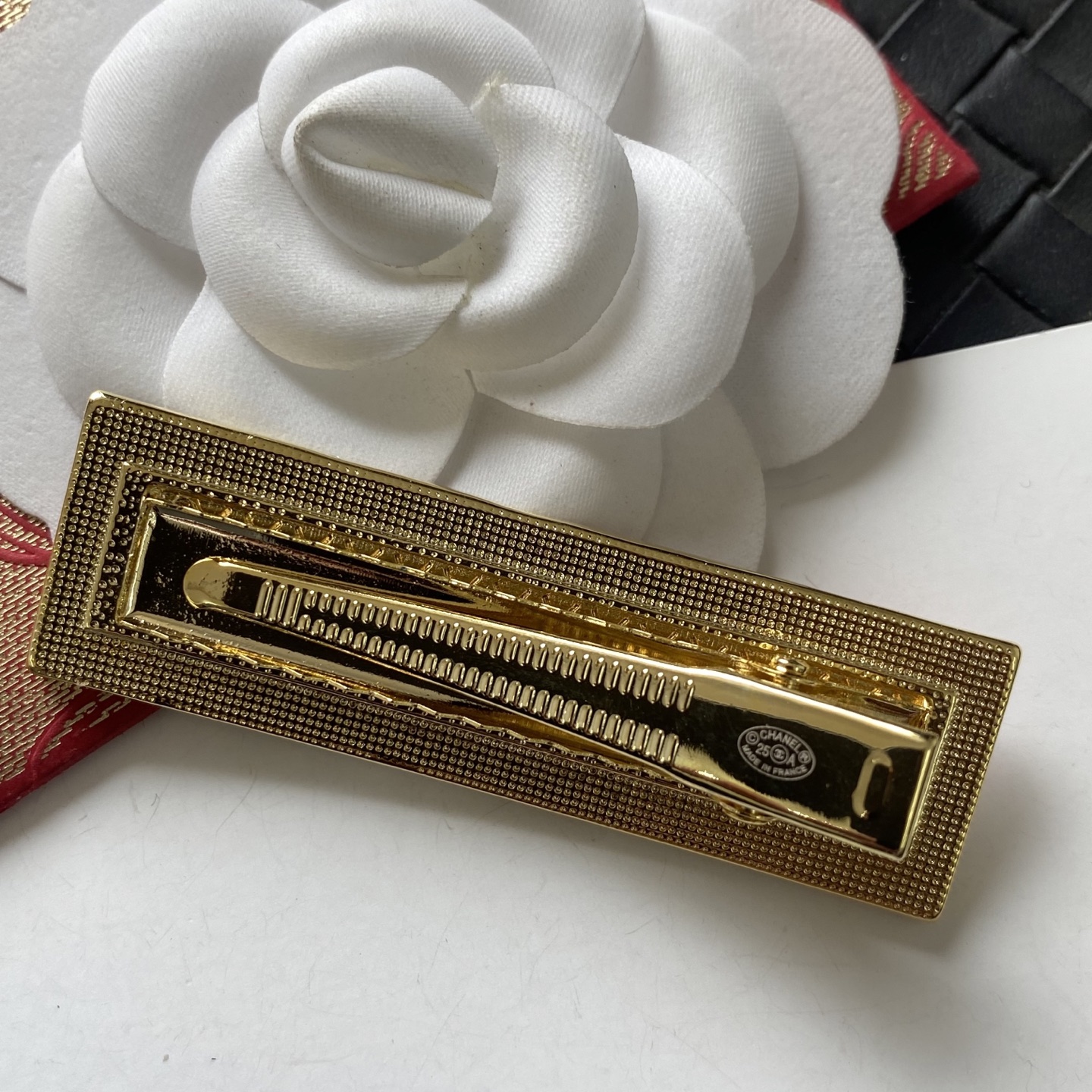 FS7070  Chanel hairclip