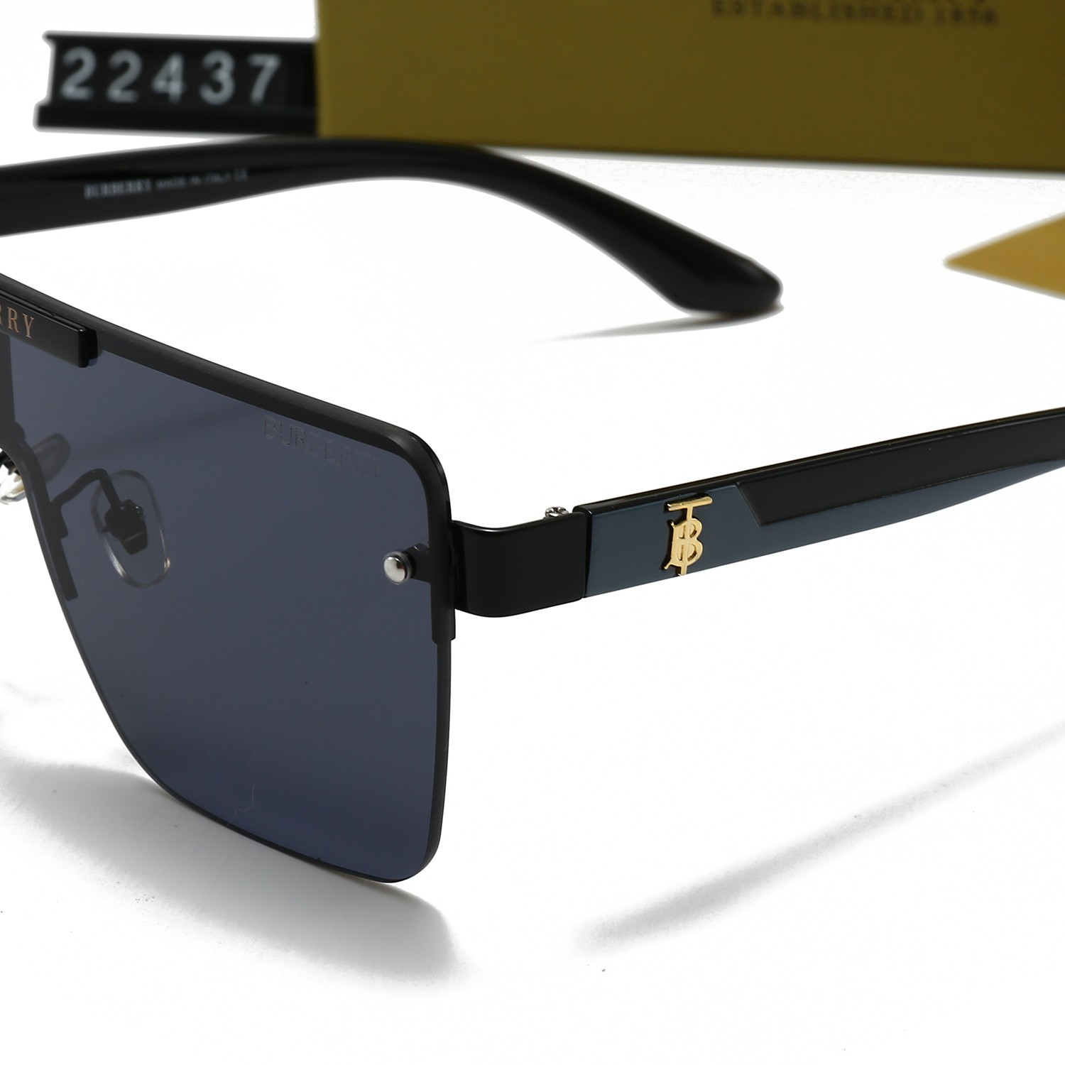 BURBERRY Sunglasses 22437