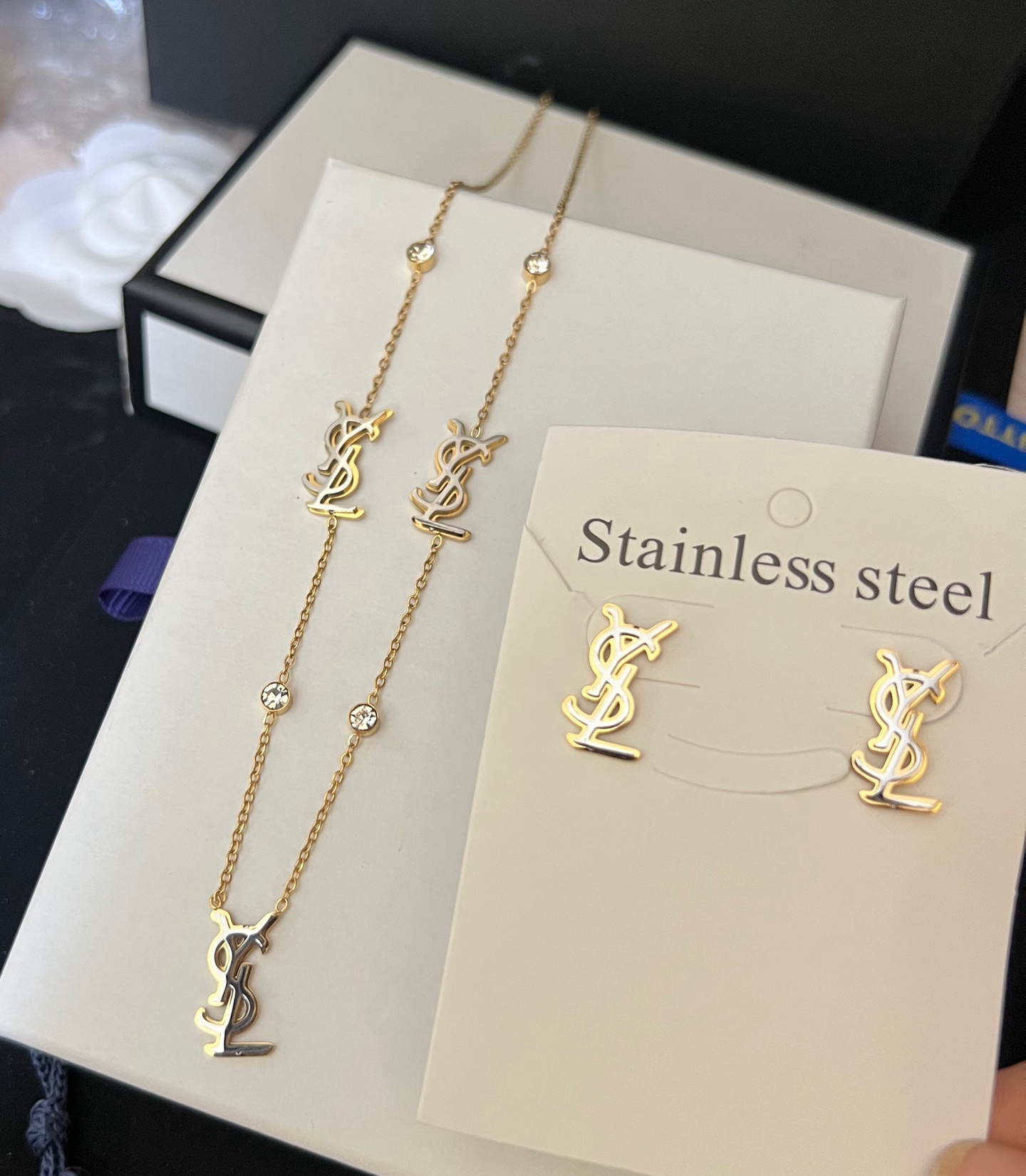 1 Set of YSL Earrings and Necklace 116487