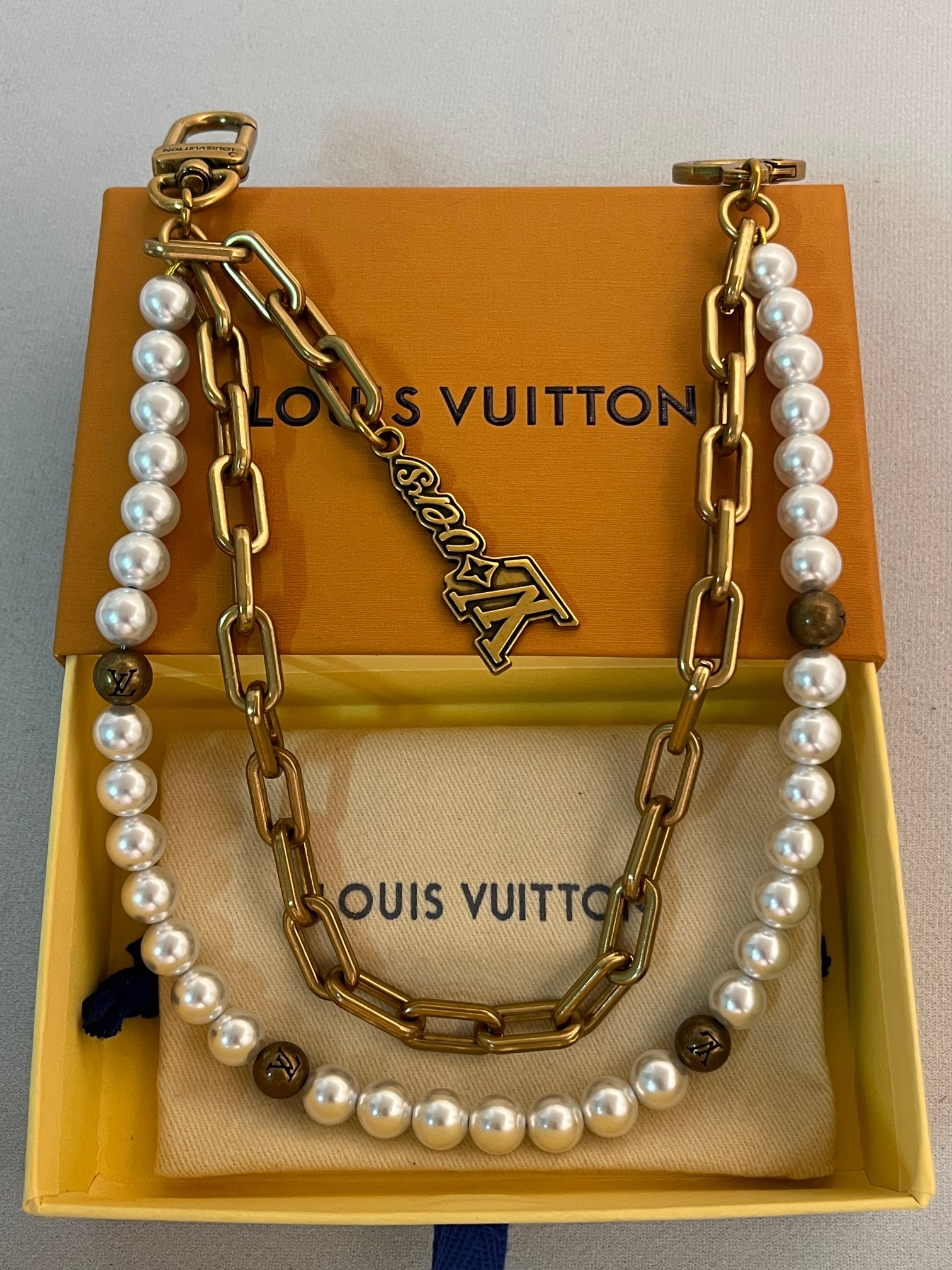LV LOUIS VUITTON M01689 Copper vintage pearls waist/bag chain charms