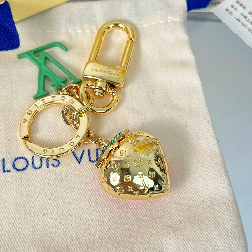 LV  Fruits strawberry key charms keychain 116575