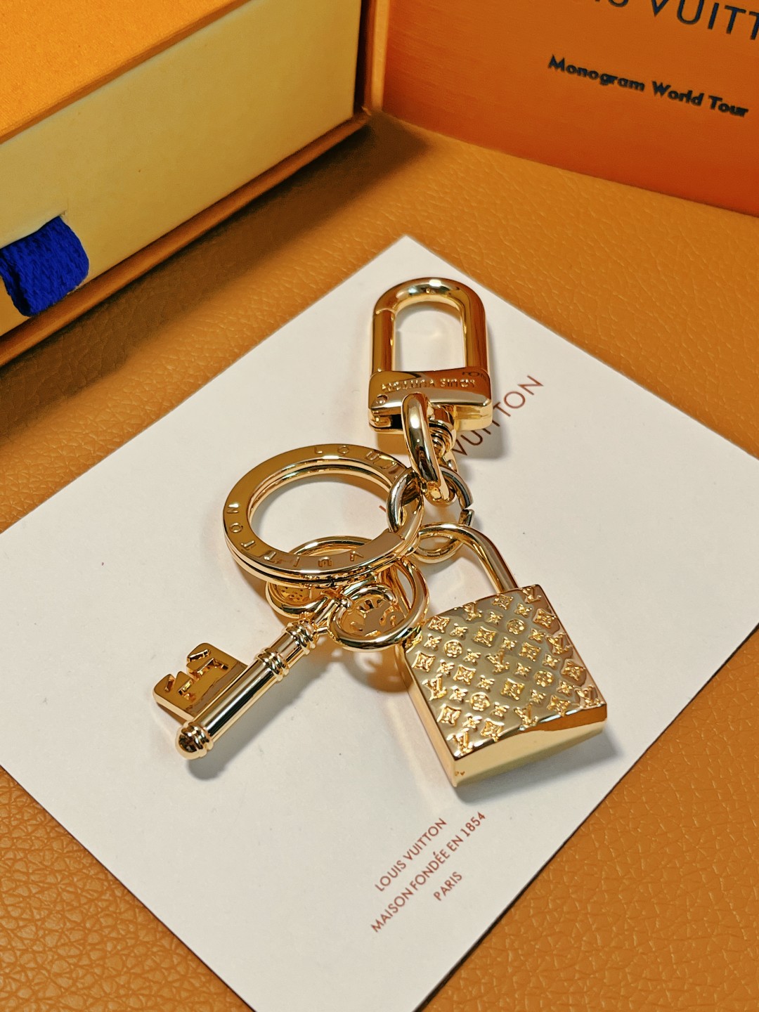 LV Louis vuitton lock key charms keychain 116572