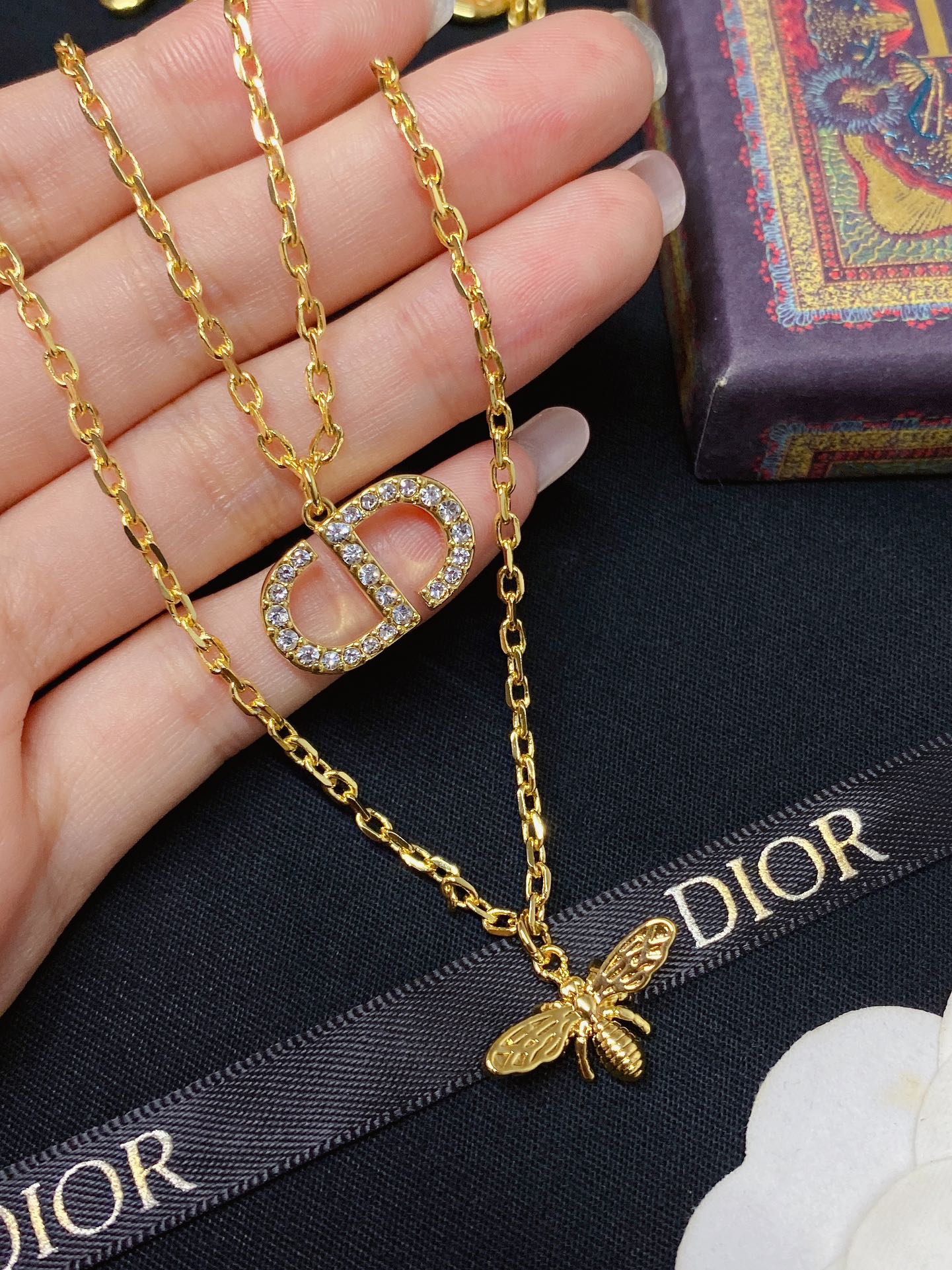 X686 Dior petit CD Bee necklace