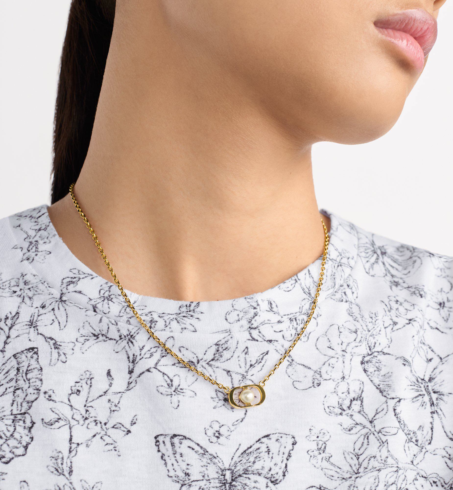 X685 Dior necklace