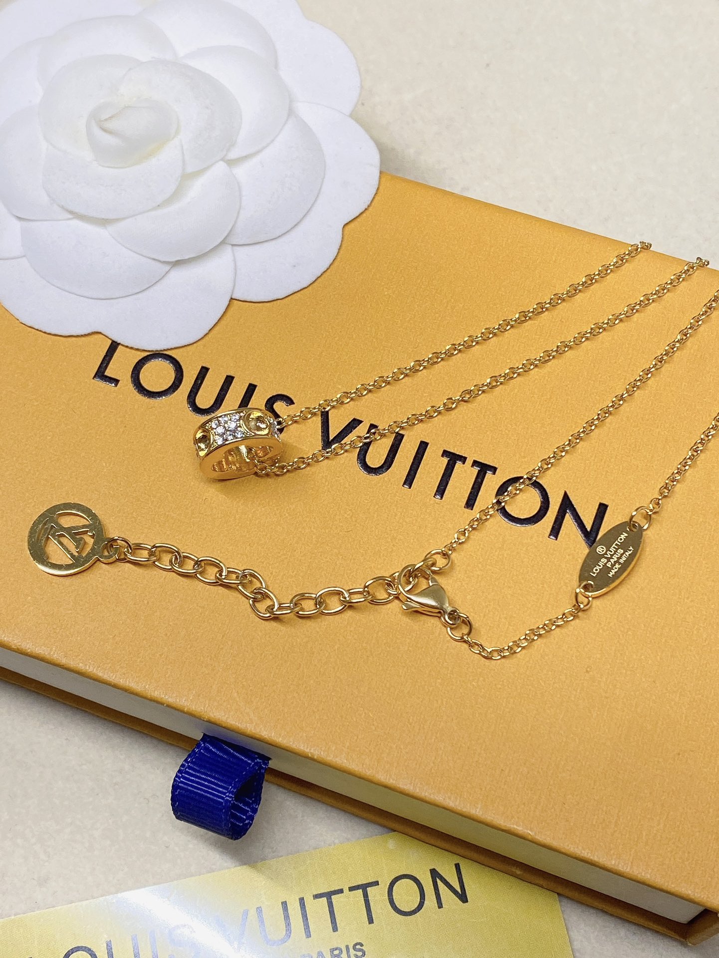 X689 LV Louis vuitton crystal necklace