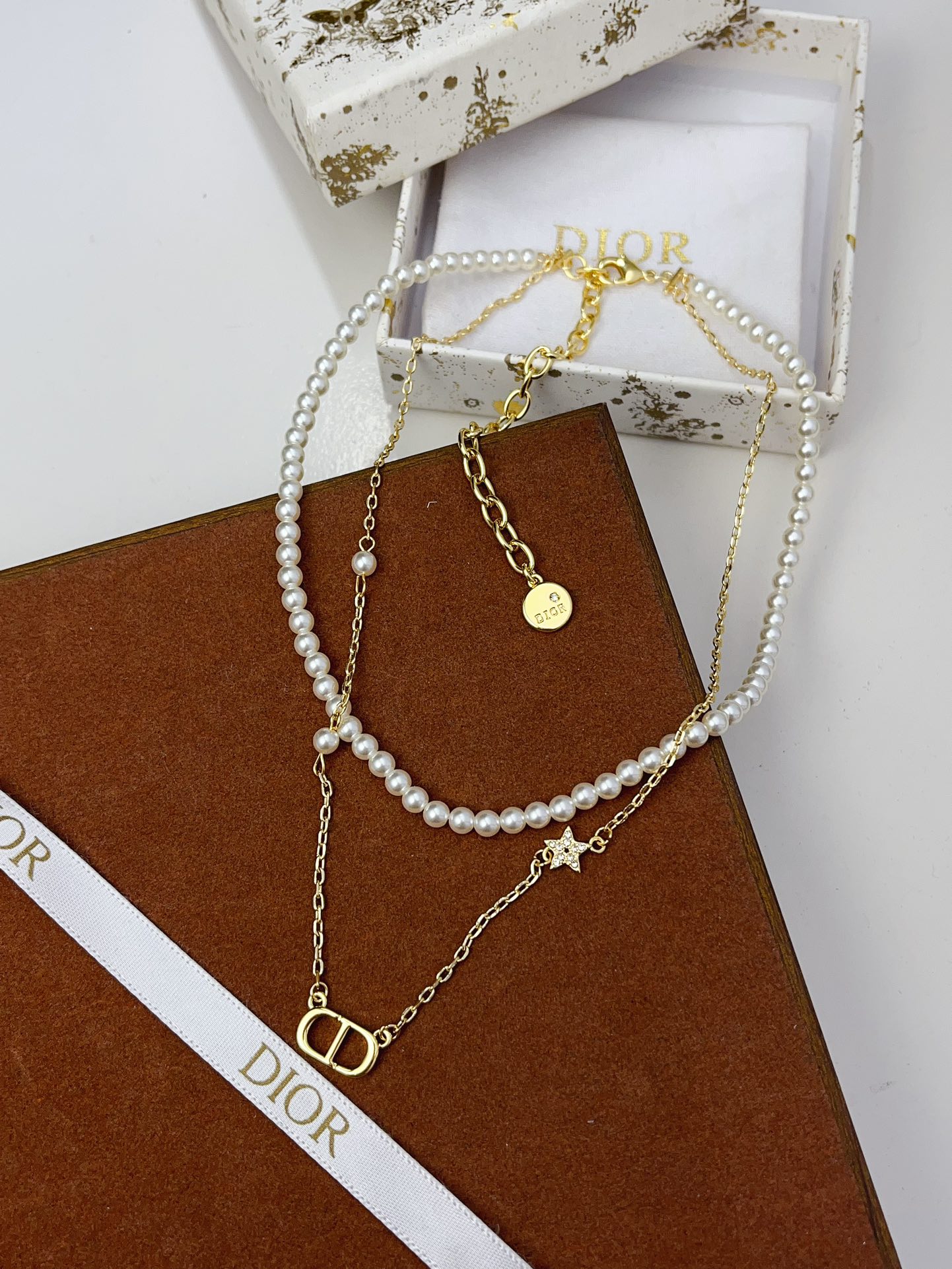 X694 Dior pearls necklace