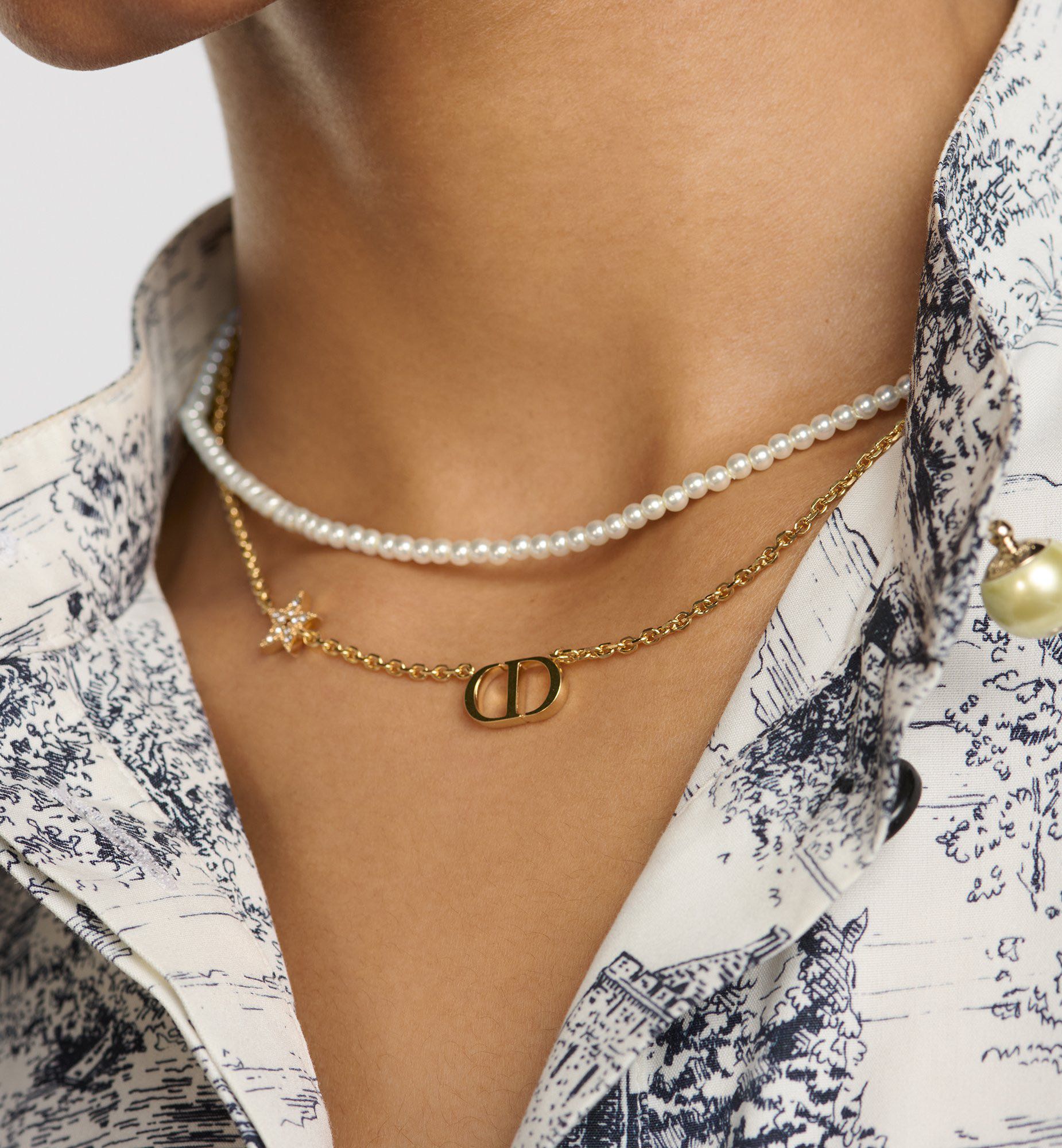 X694 Dior pearls necklace