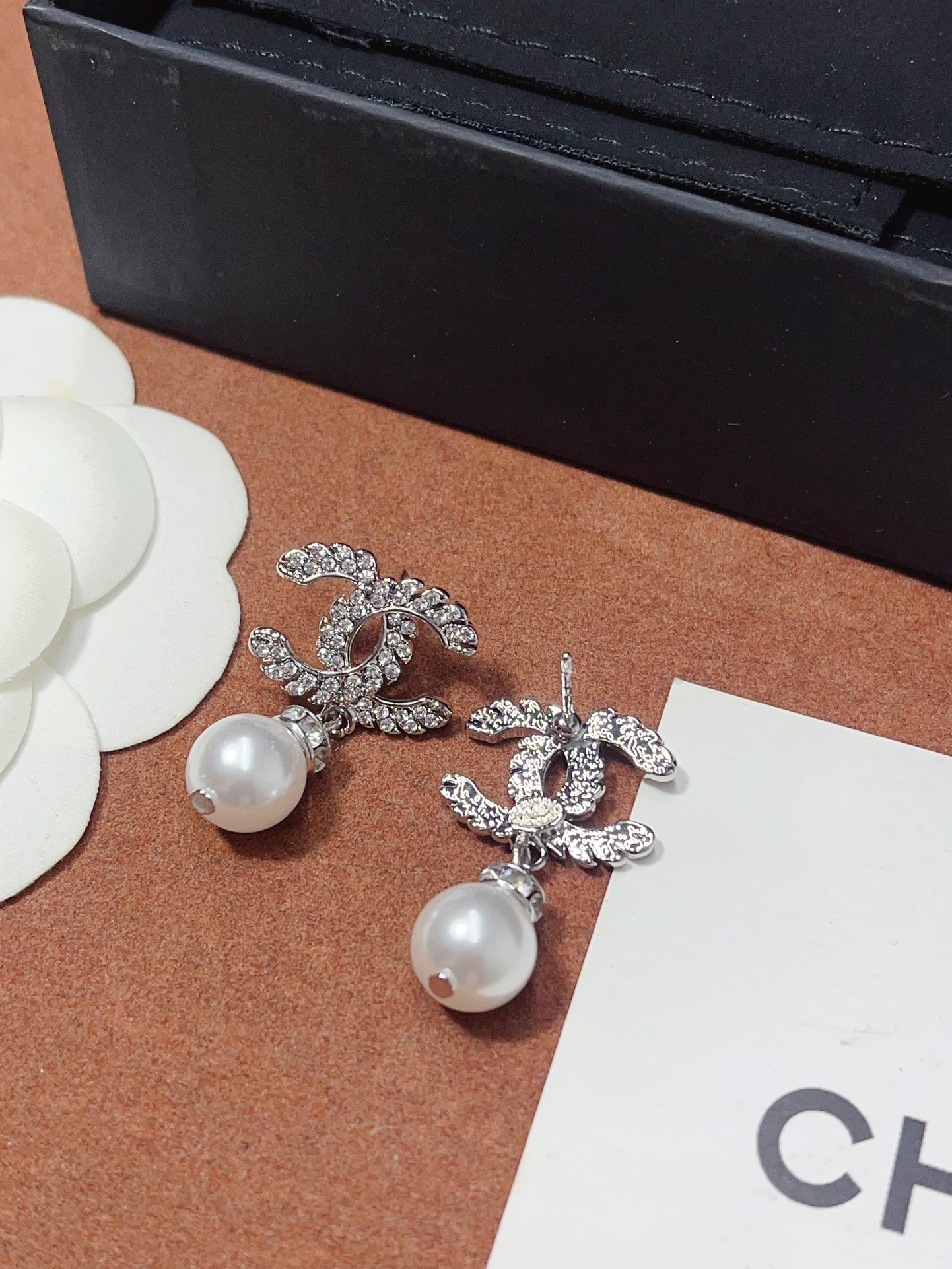 A1167 Chanel earrings