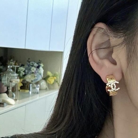 A1166 Chanel earrings