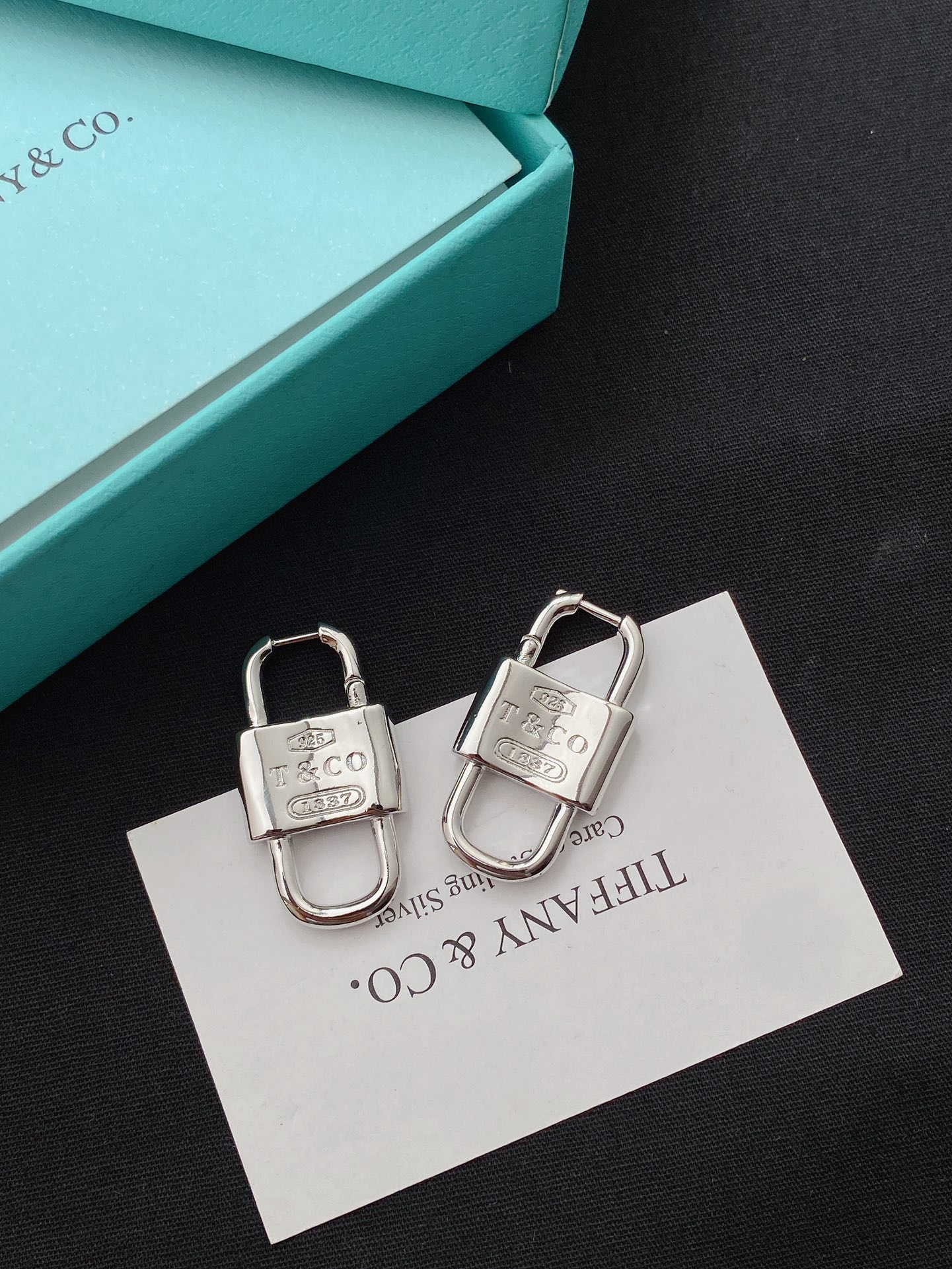 A1160 Tiffany silver lock earrings