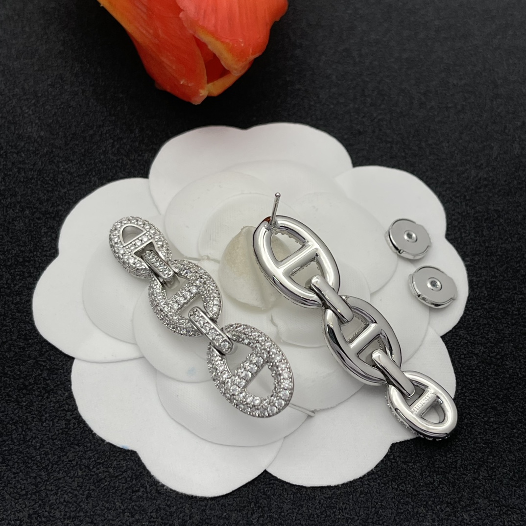 Hermes crystal earrings 116685