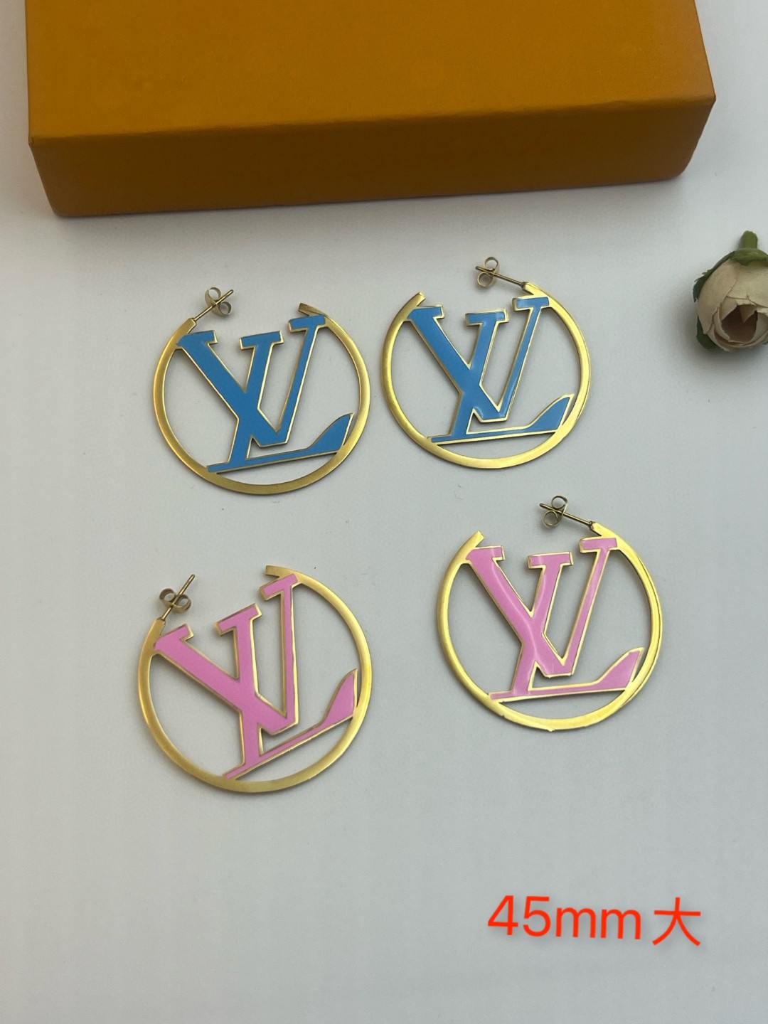 LV Large enamel hoop earrings 116690