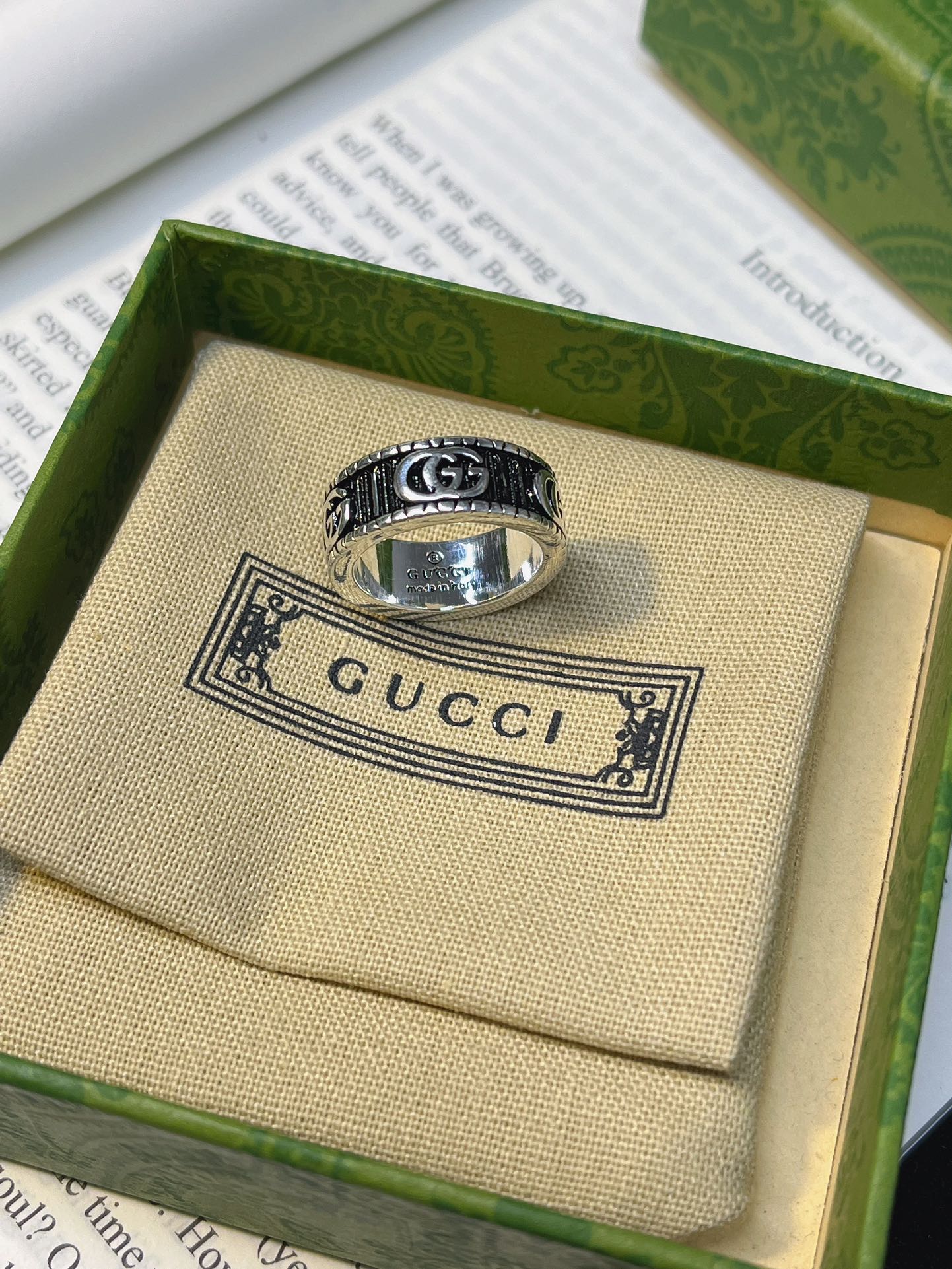 J144 Gucci vintage ring