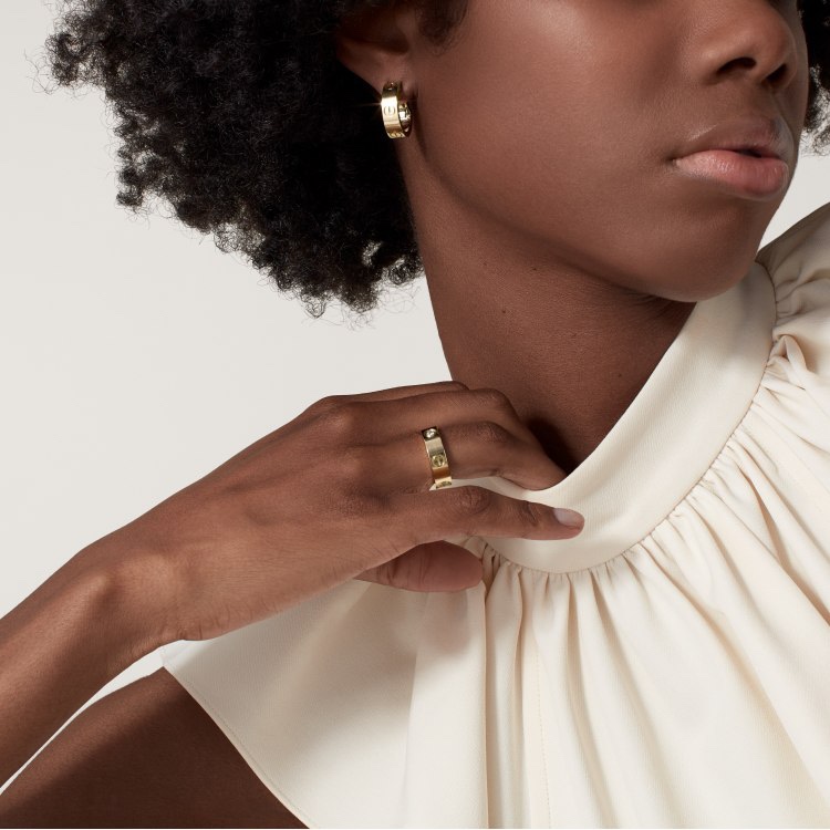 A1182 Cartier hoop earrings
