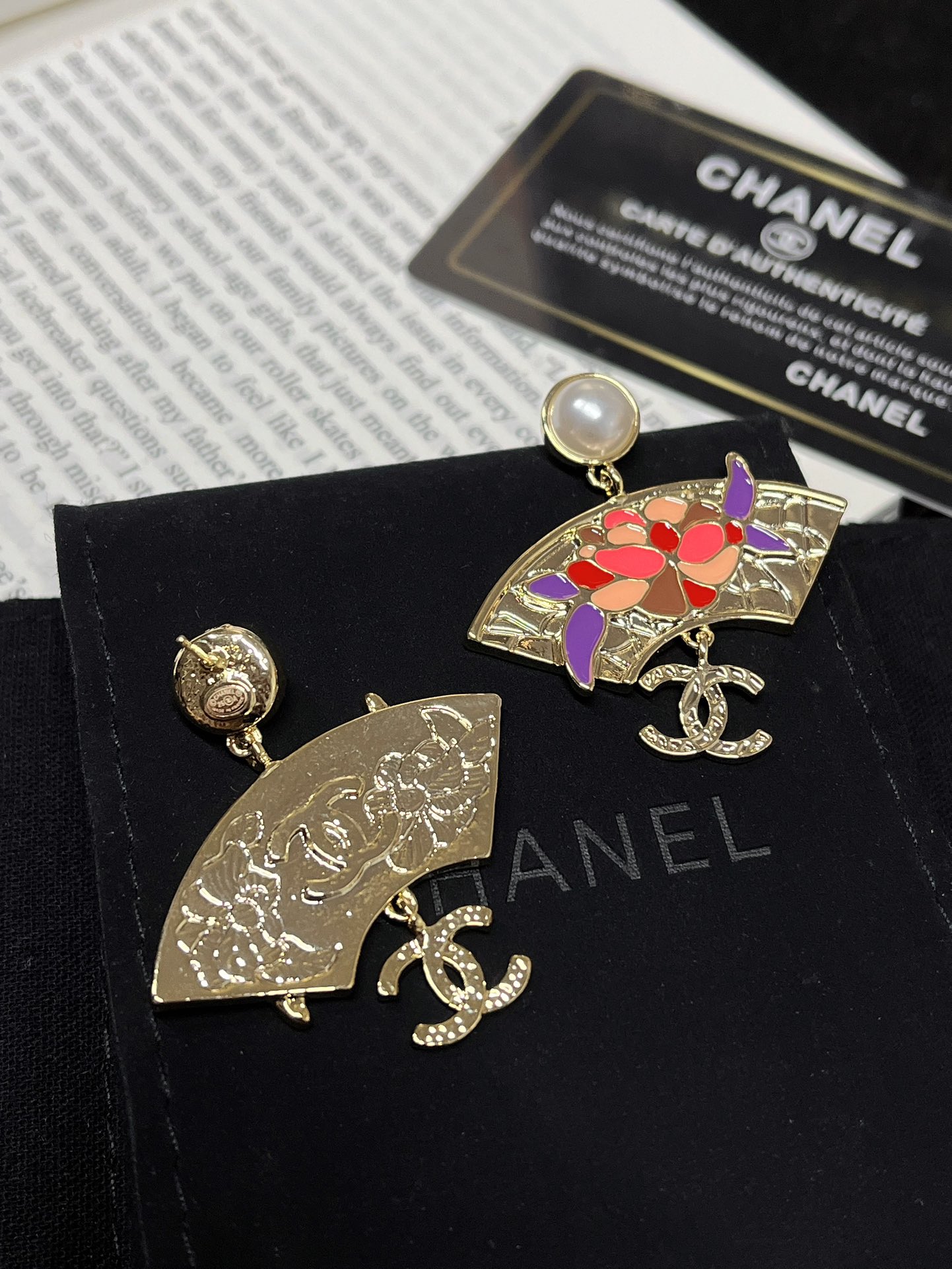A1180 Chanel earrings