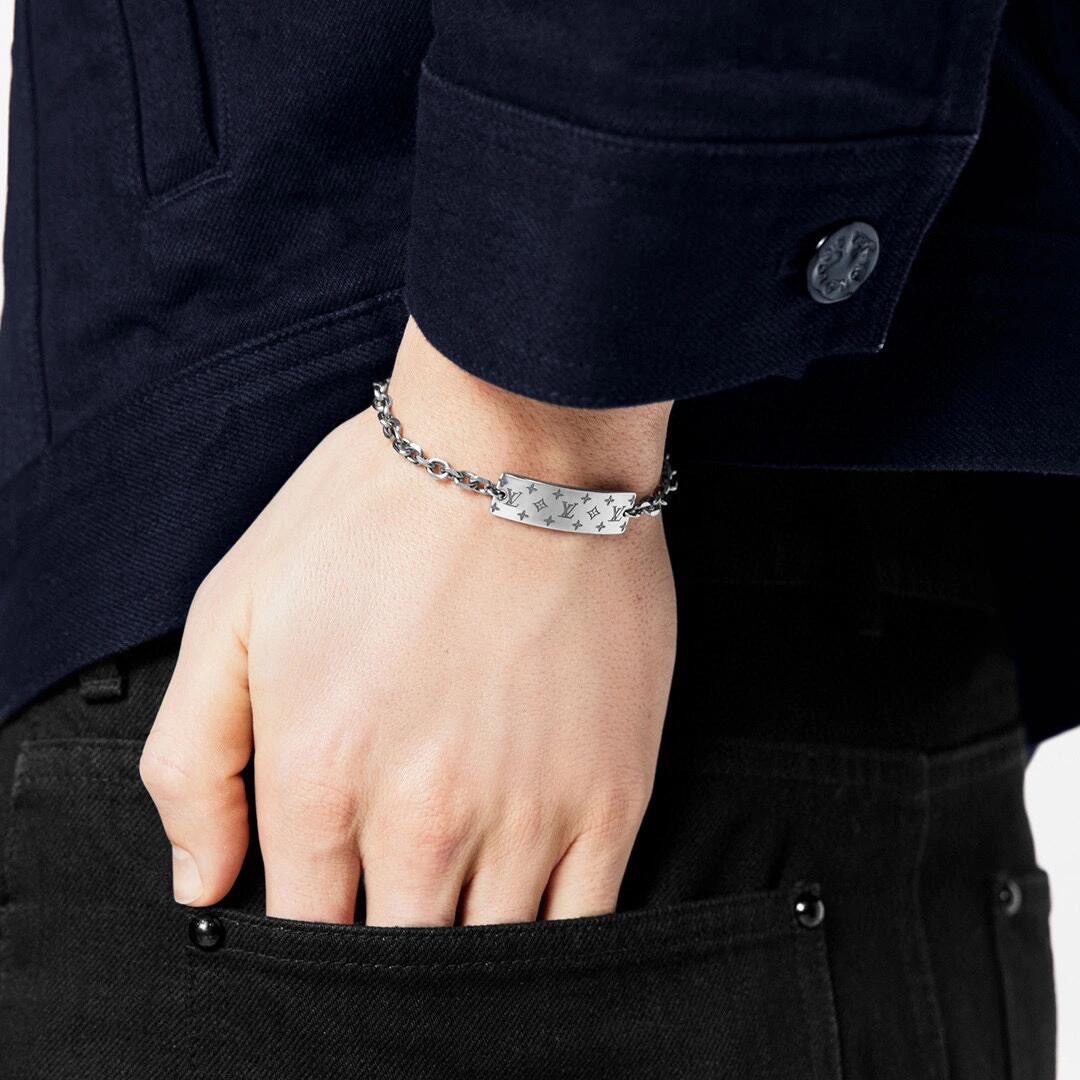 L168  LV titanium steel Bracelet