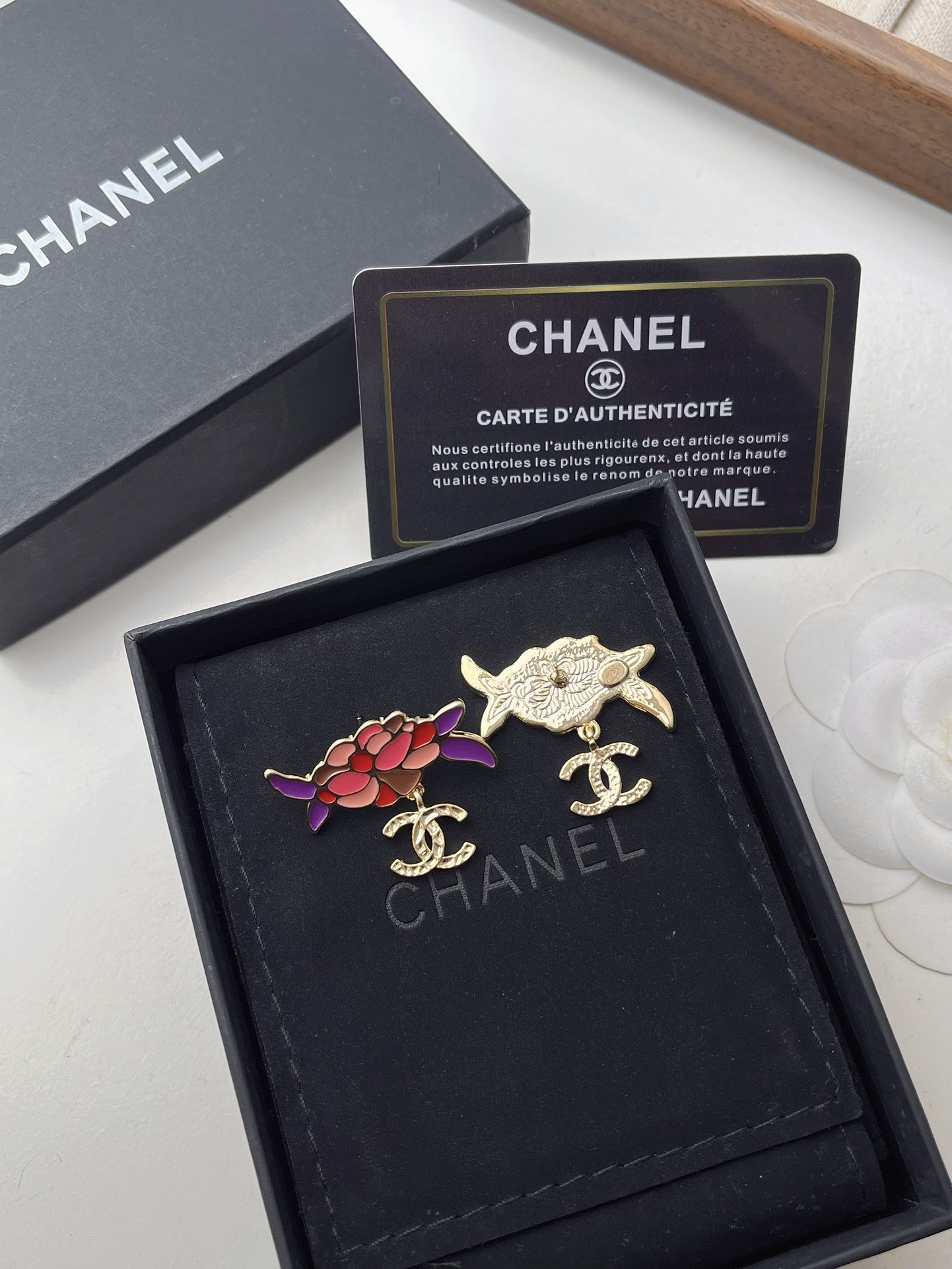 A1172   Chanel enamel earrings