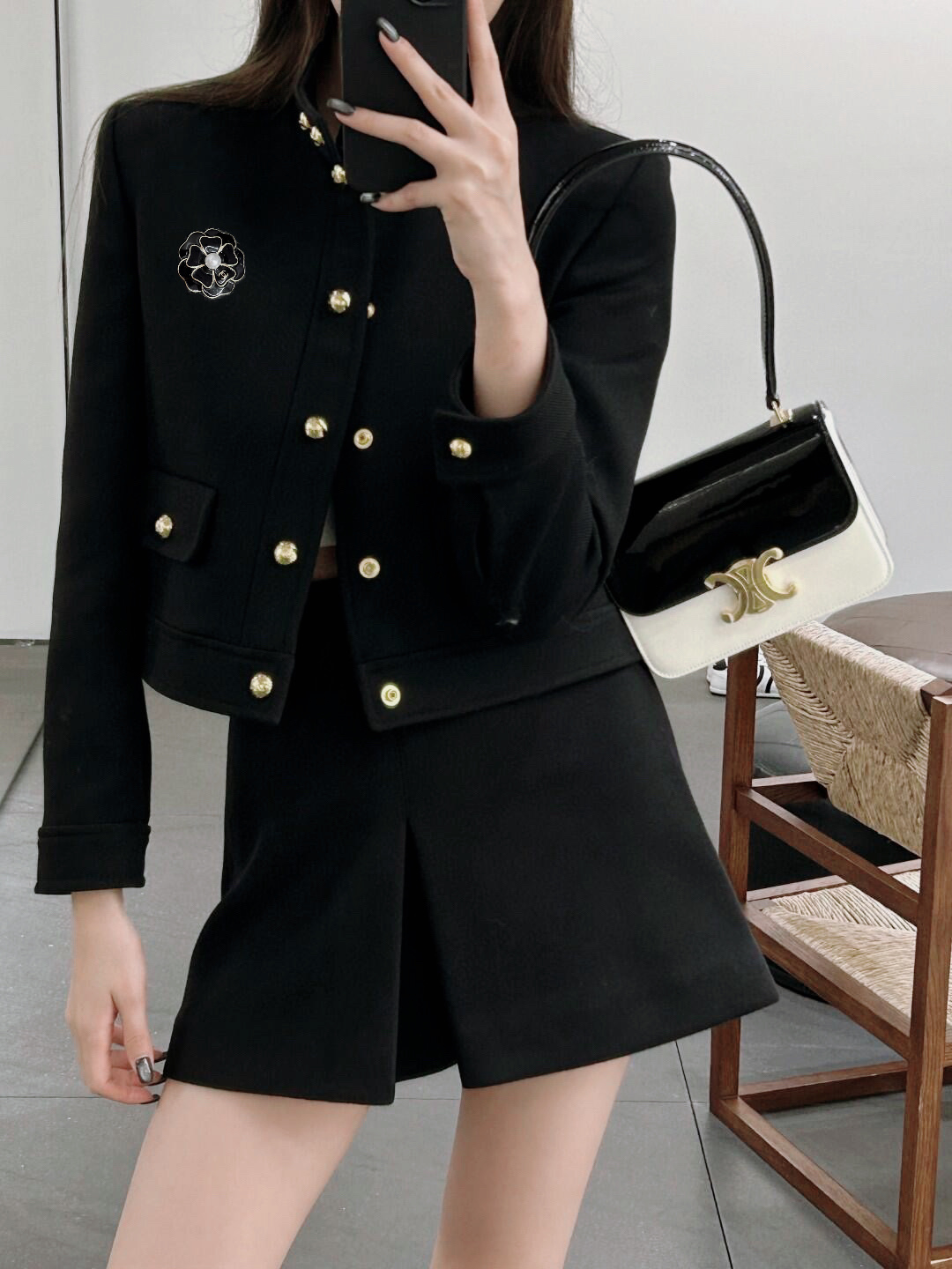 D192 Chanel camellia brooch