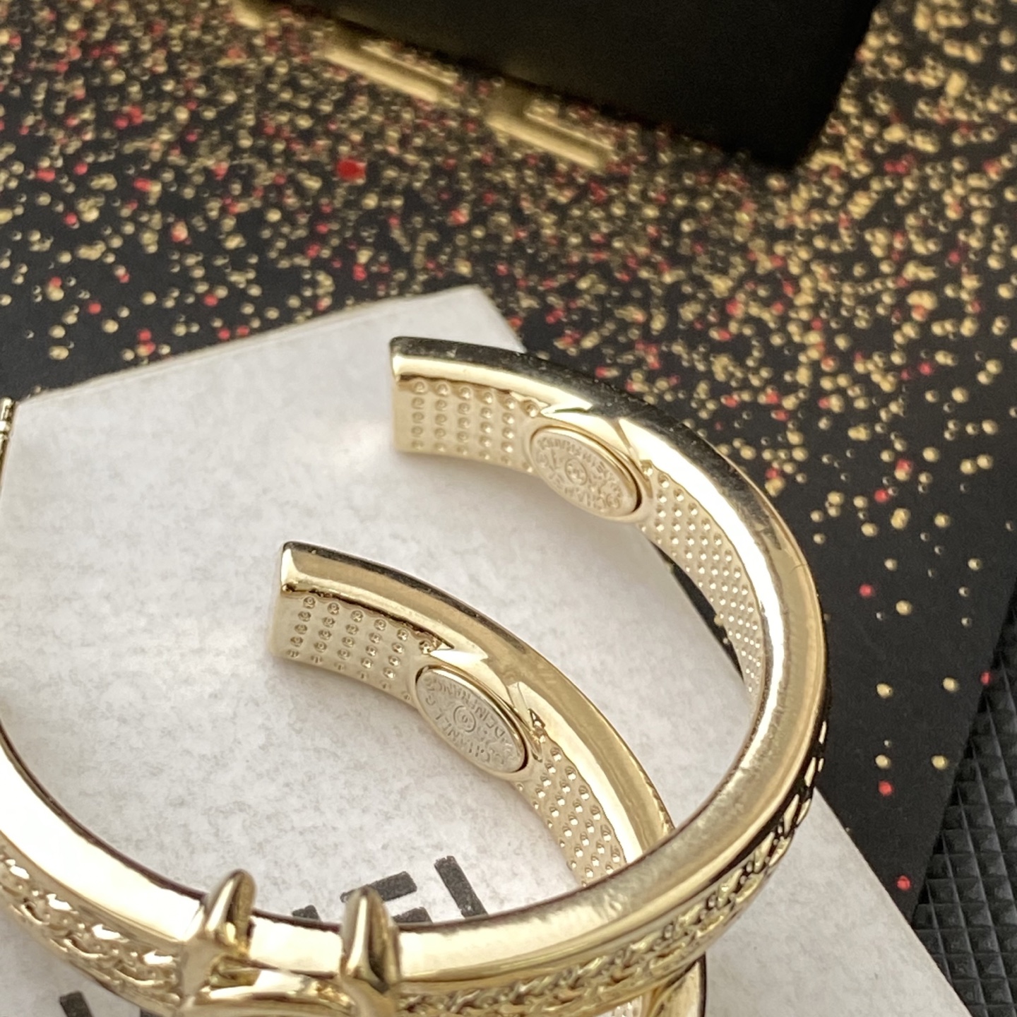A1735 Chanel hoop earrings